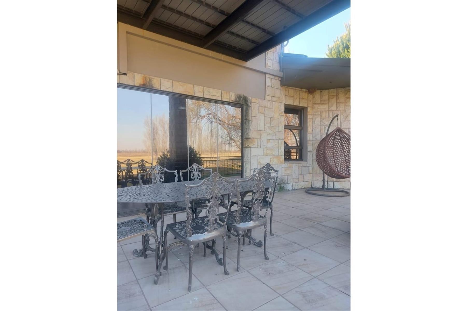 House for sale in Magersfontein Memorial Golf Estate, Modderrivier, Kimberley, 876 m²