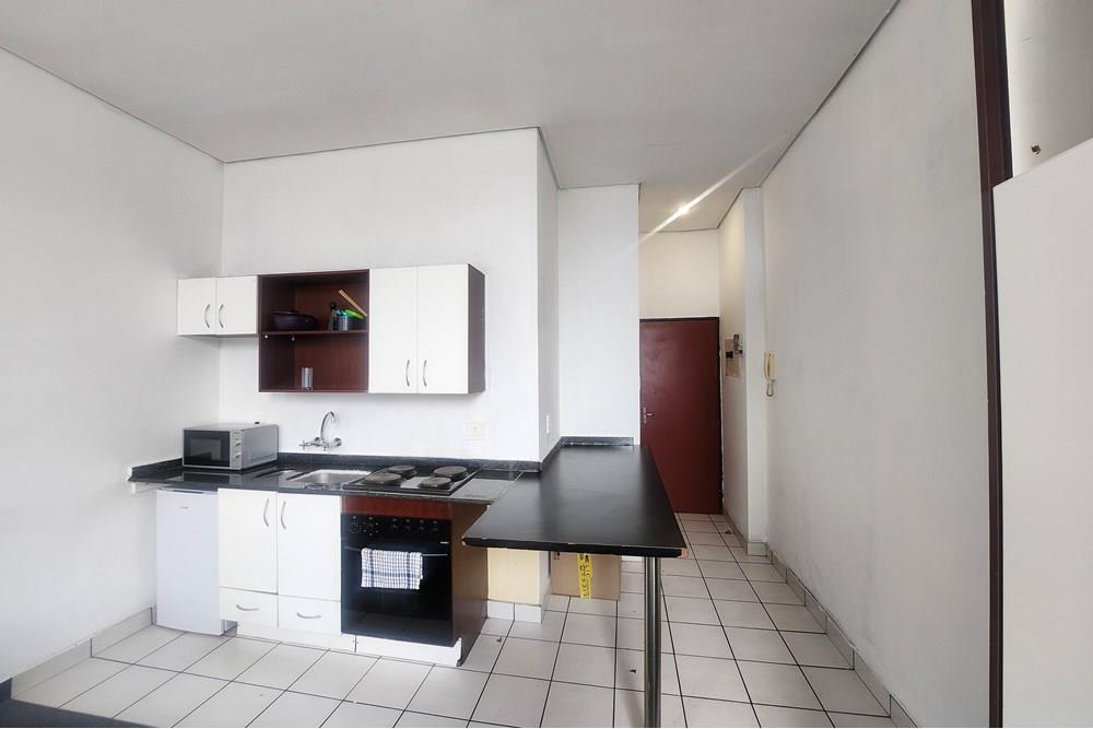 Studio Apartment for sale in Braamfontein, Johannesburg, 26 m²