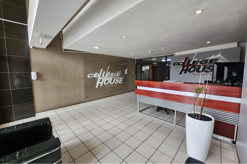 Studio Apartment for sale in Braamfontein, Johannesburg, 26 m²