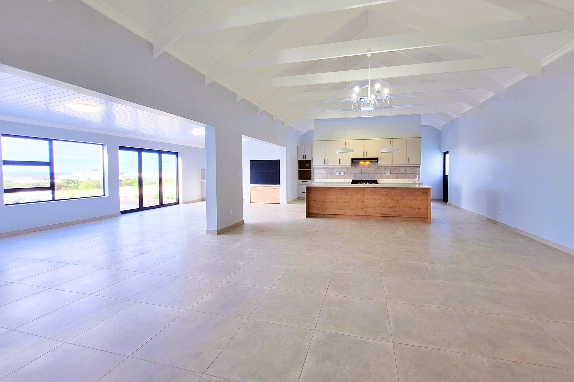 Spacious, Modern Family Home with Separate Flatlet and partial Sea Views in popular Da Gama Bay. 4