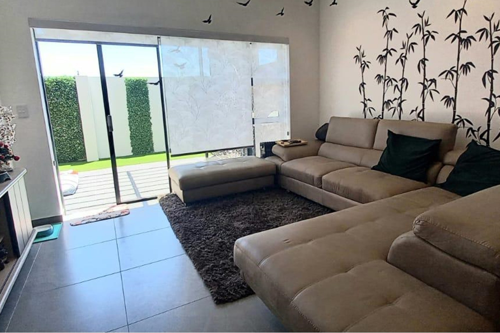 Townhouse for rent in Sandown, Blouberg, 189 m²