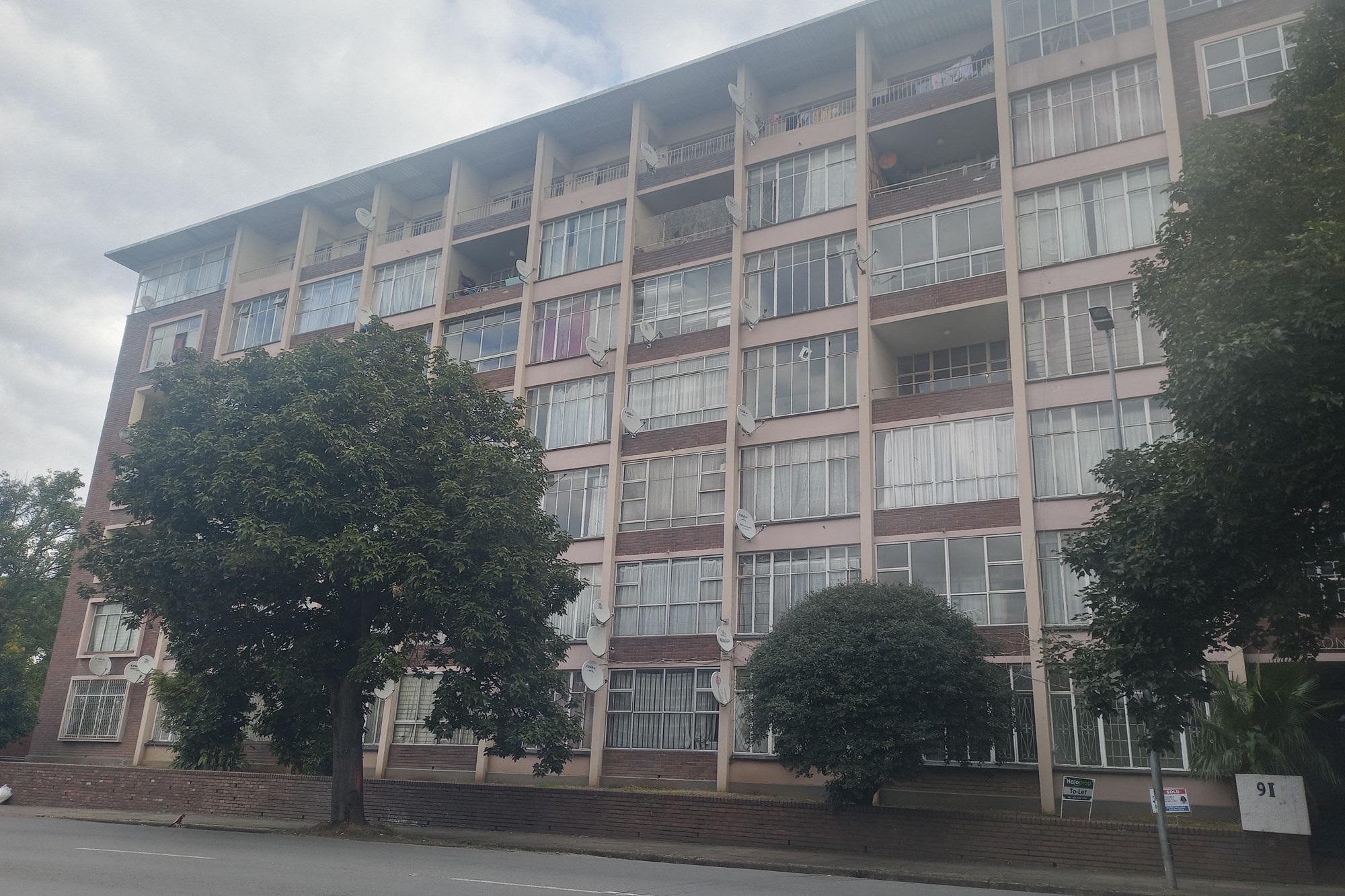 Central Flat for a Bigger family or a Good Investor