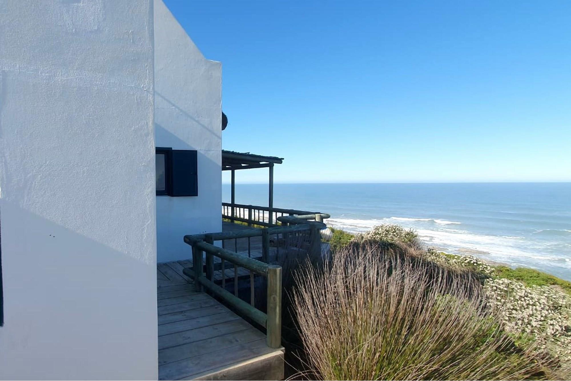 House for sale in Fynbosstrand, Stilbaai Rural, Stilbaai, 227 m²