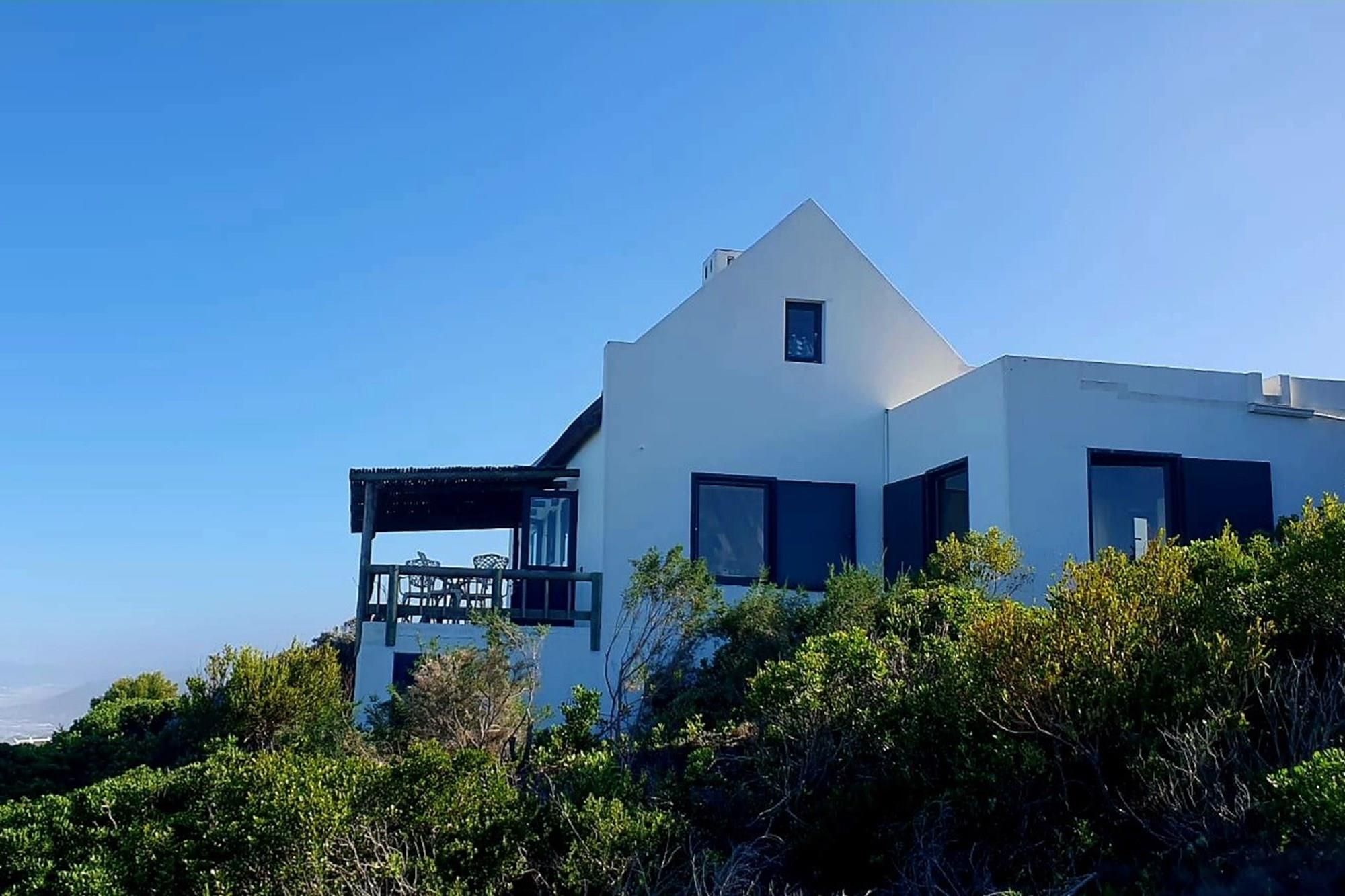 House for sale in Fynbosstrand, Stilbaai Rural, Stilbaai, 227 m²