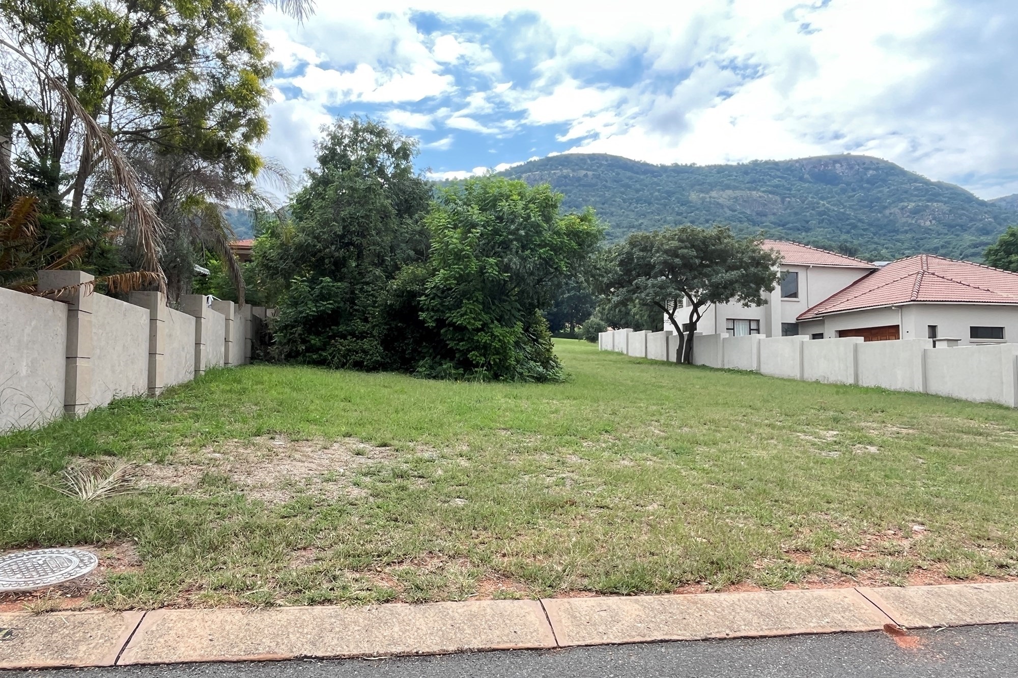 Vacant Land for sale in Kosmos Ridge, Hartbeespoort, North West, 553 m²