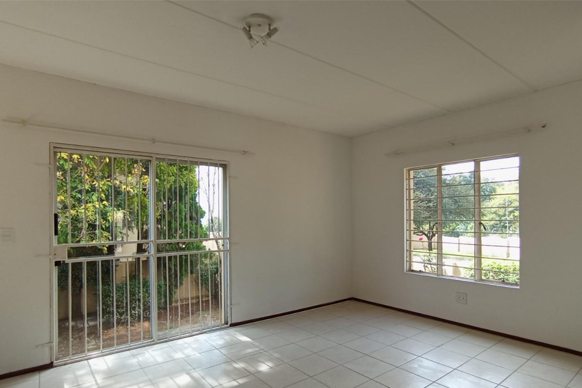 Duplex for sale in Zandspruit, Roodepoort, 111 m²