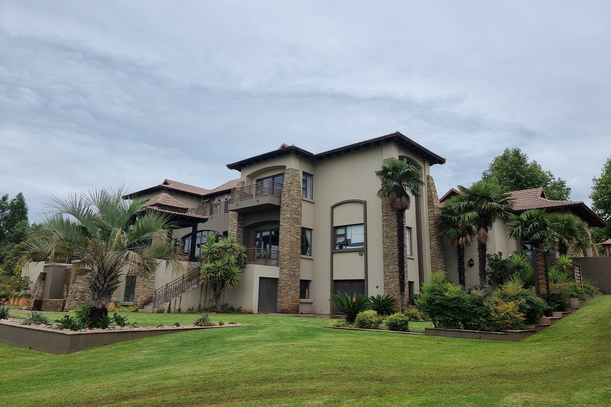 House for sale in Aerorand, Middelburg, 1600 m²