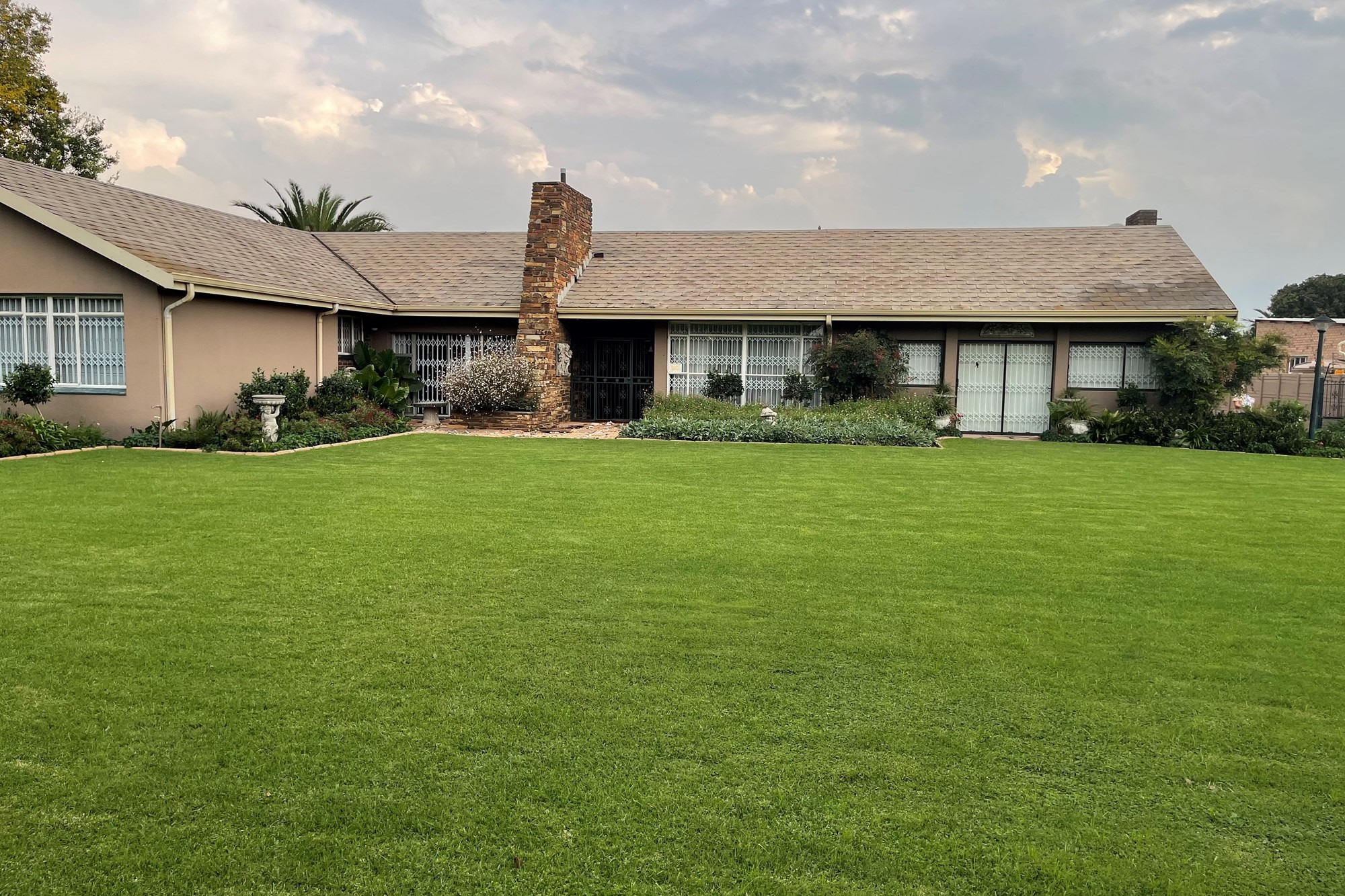 House for sale in Kinross, Secunda, 2973 m²