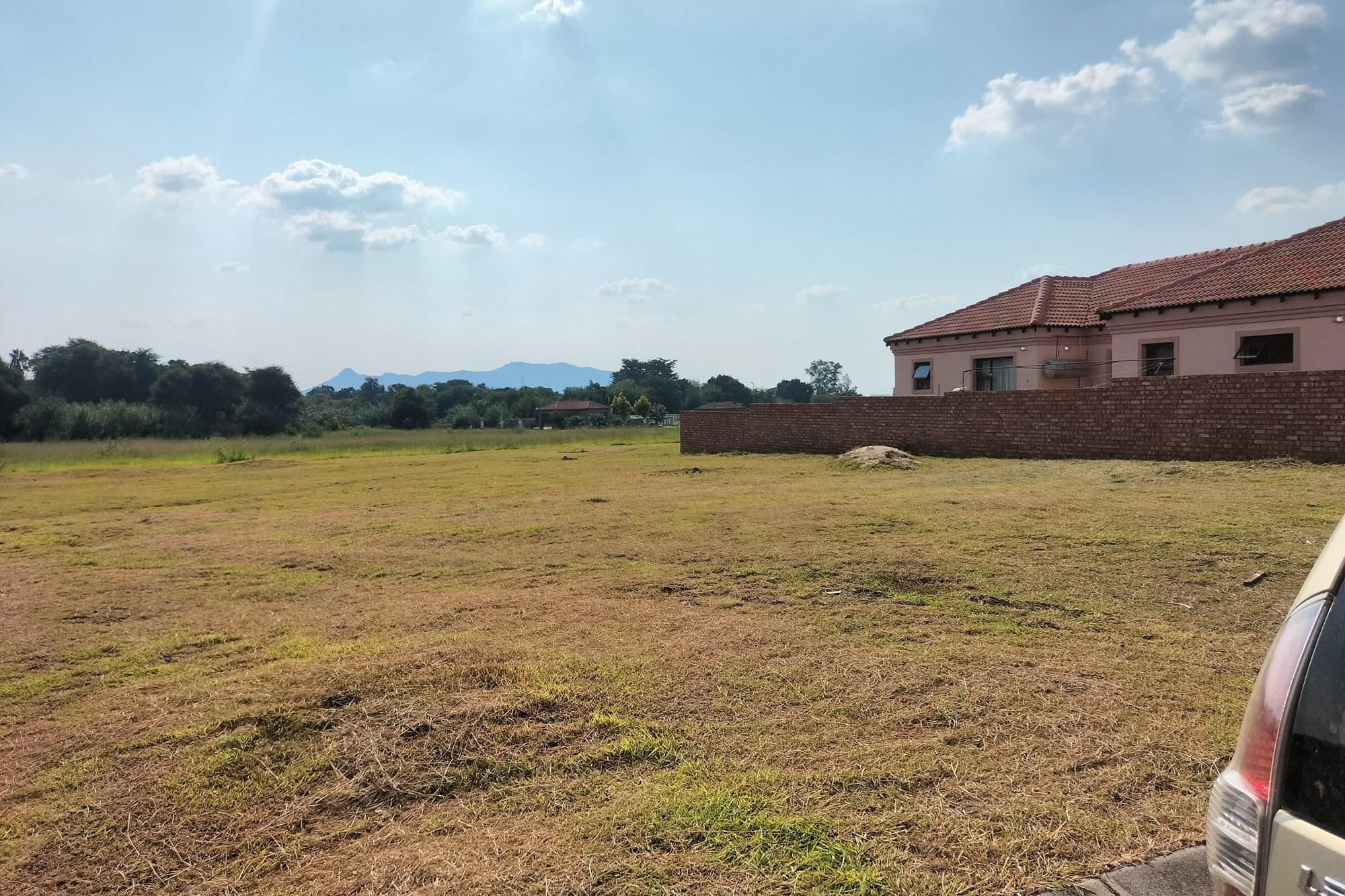 Perfect opportunity to build your dream home! 5