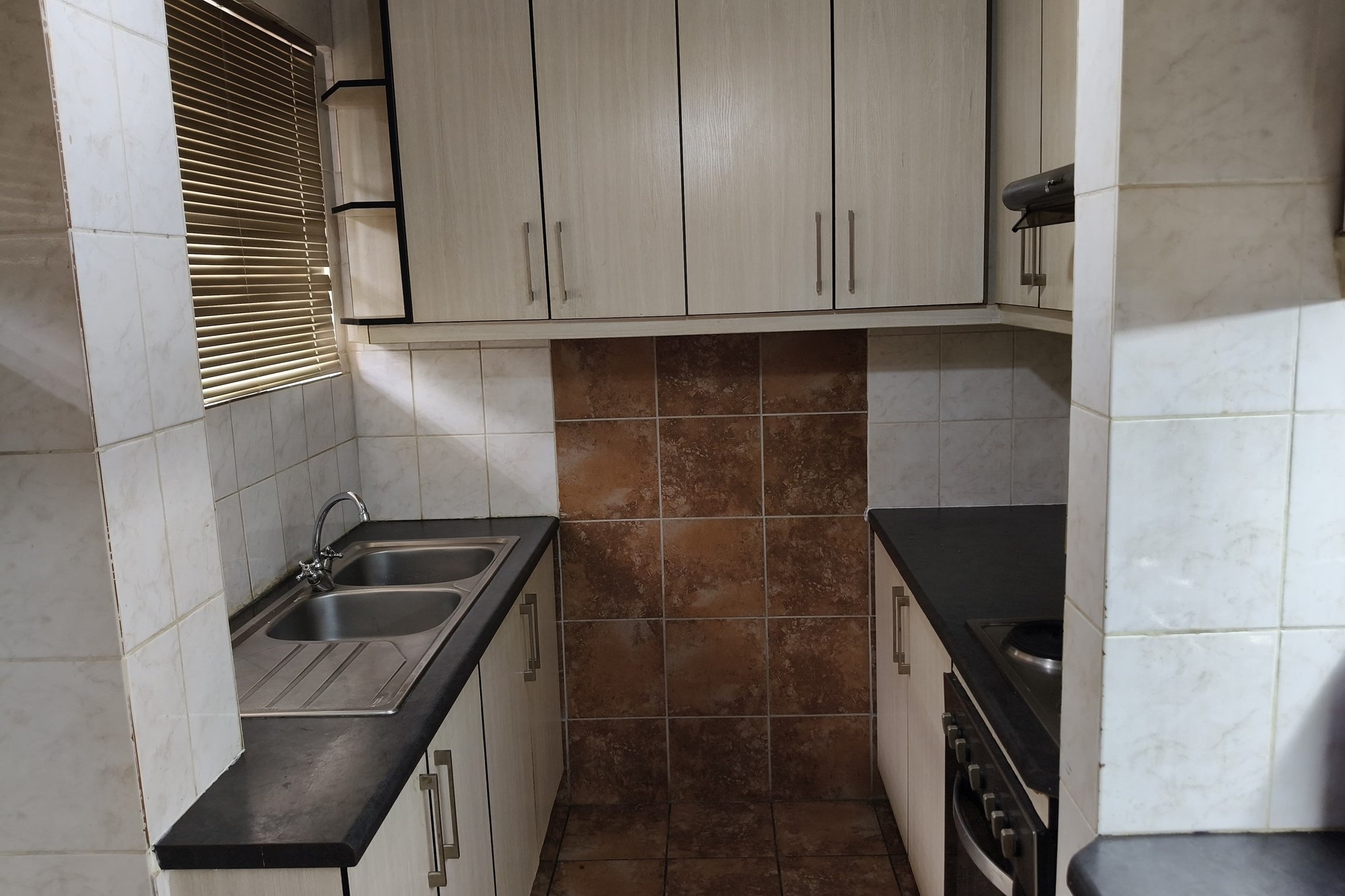 Apartment for sale in Paarlshoop, Johannesburg, 65 m²