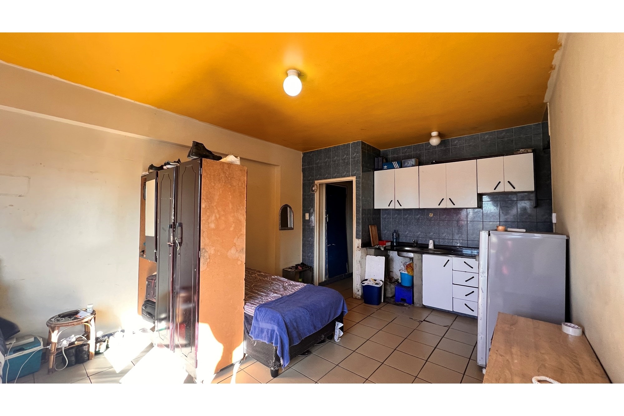 Investment Opportunity, Expand your Portfolio with this Studio Apartment for Sale in South Beach. 3