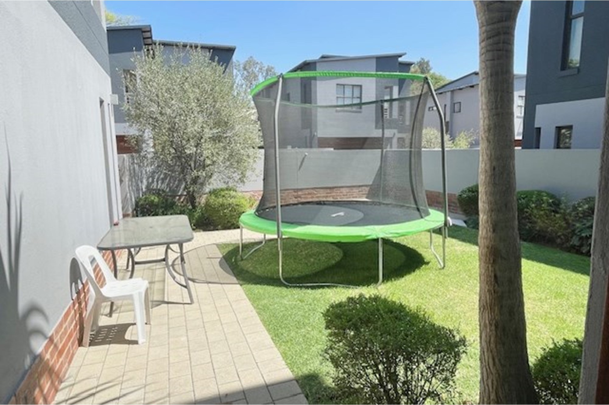 Duplex for sale in Bryanston, Sandton, 246 m²