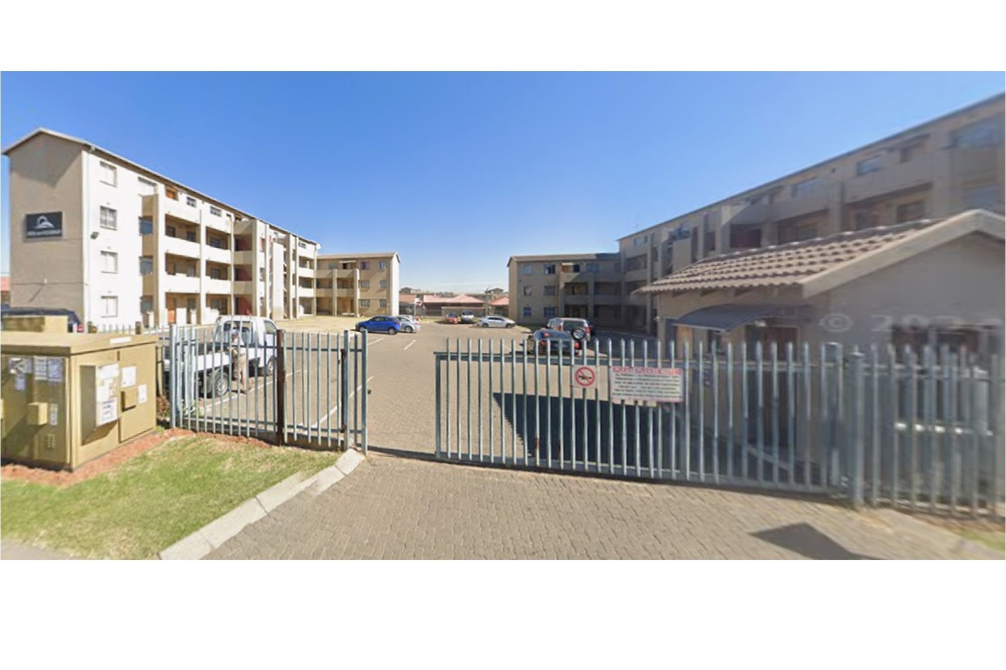 Apartment for sale in Fleurhof, Roodepoort, 38 m²