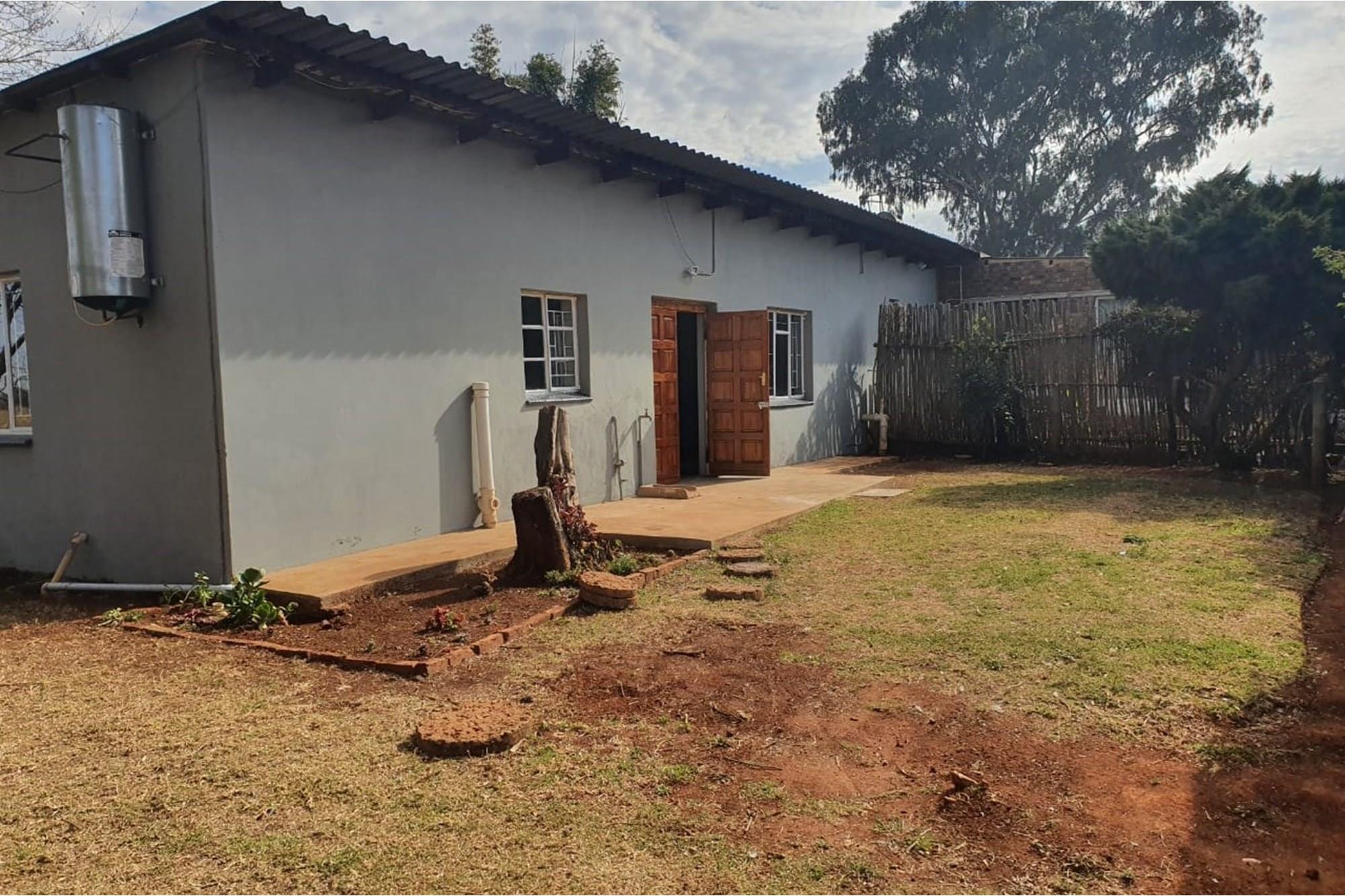 Farm for sale in Tiegerpoort AH, Pretoria, 2000 m²