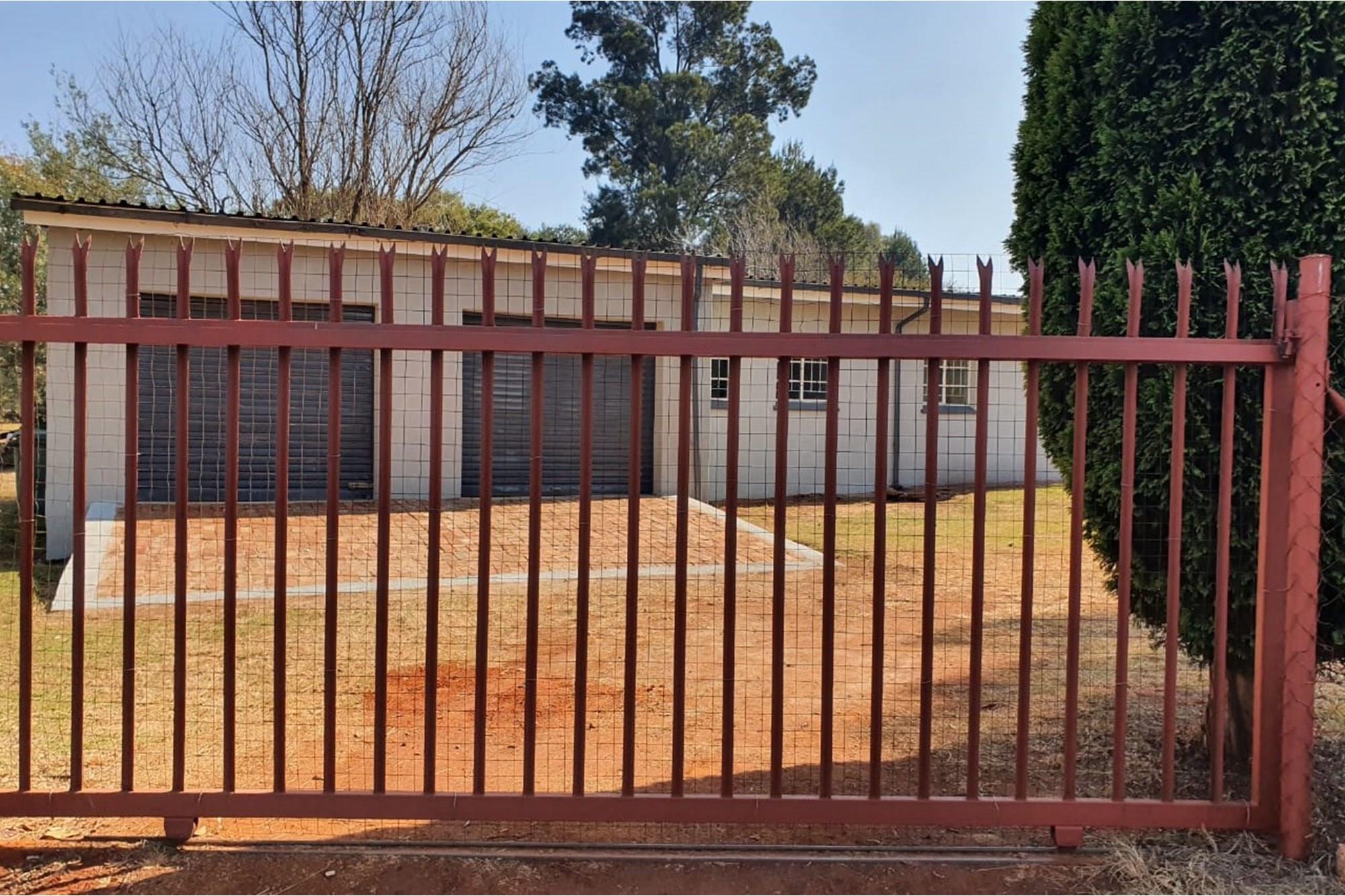 Farm for sale in Tiegerpoort AH, Pretoria, 2000 m²
