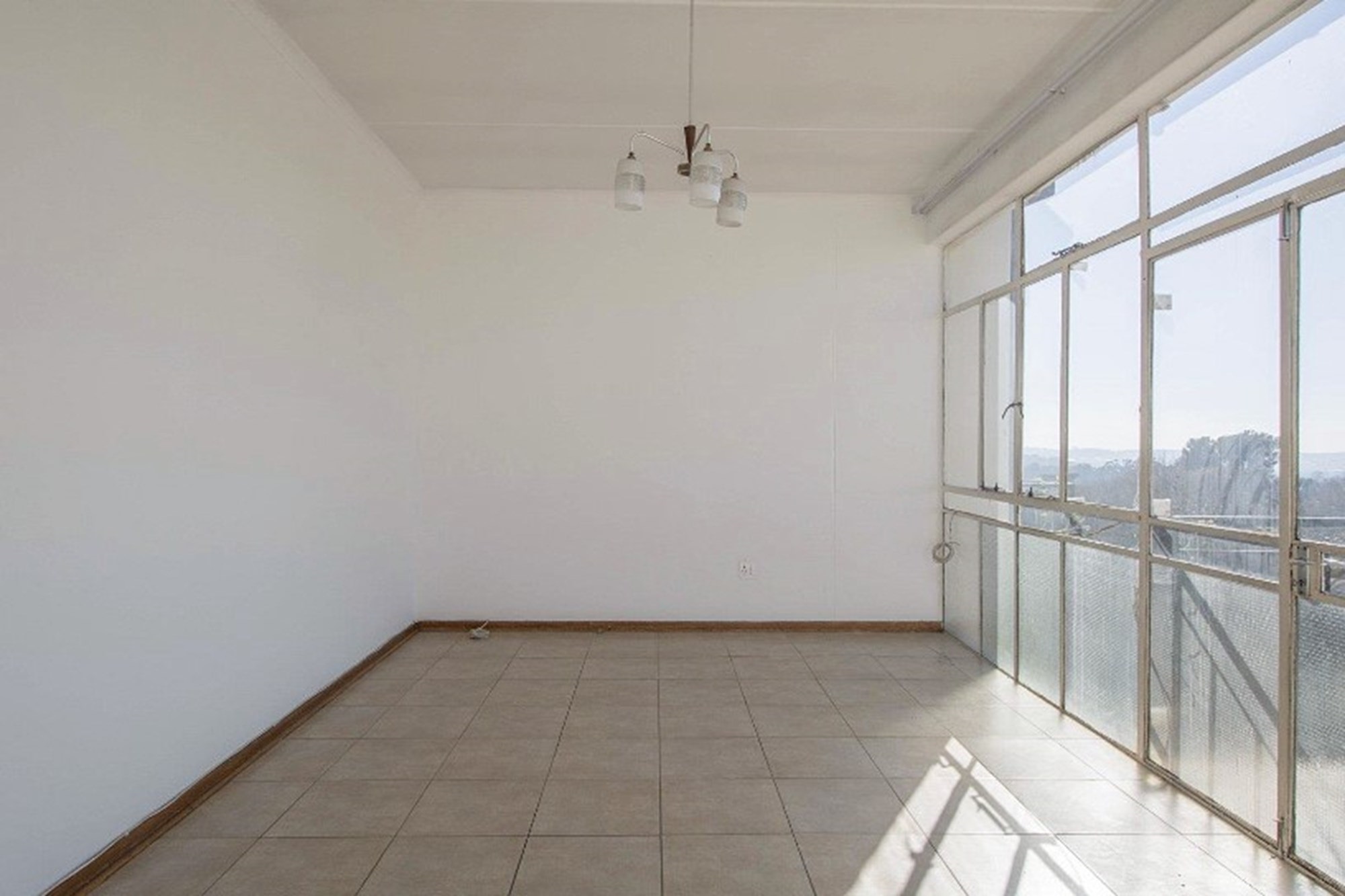 Apartment for sale in Rosettenville, Johannesburg, 1020 m²