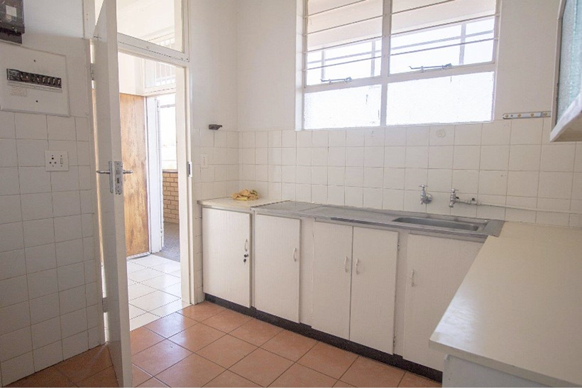 Apartment for sale in Rosettenville, Johannesburg, 1020 m²