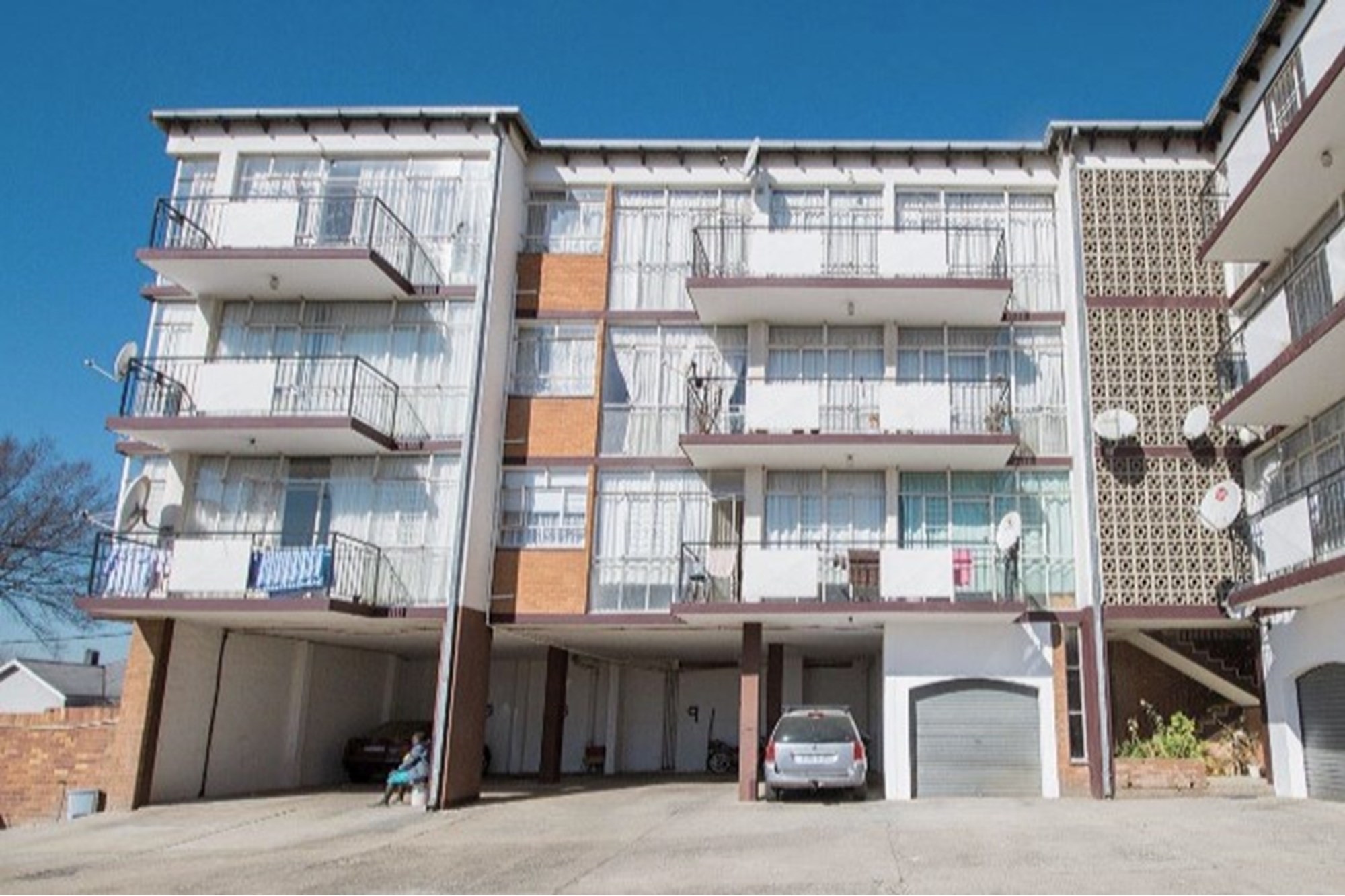 Apartment for sale in Rosettenville, Johannesburg, 1020 m²