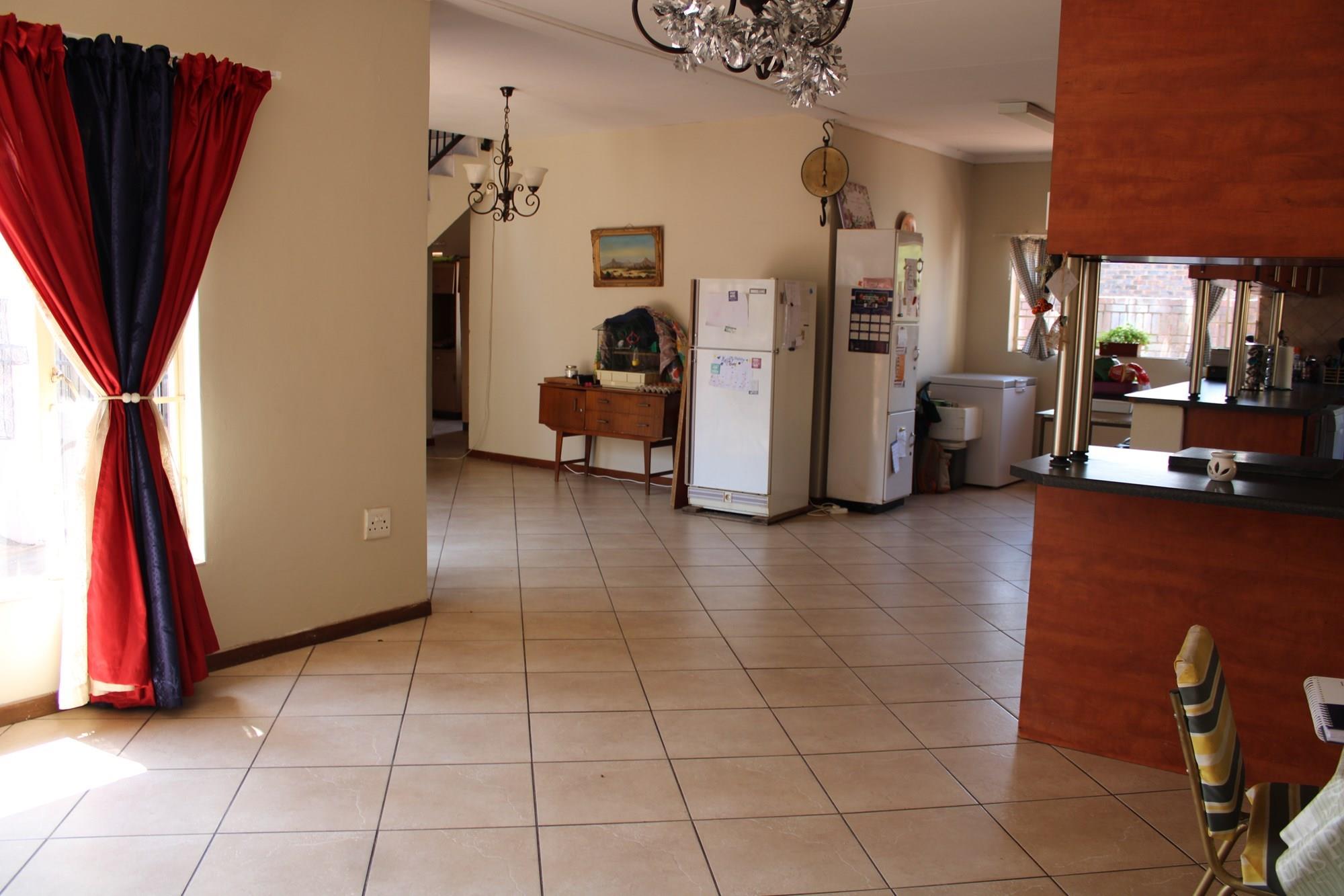 Double Story Family Home With Lots Of Income Opportunities