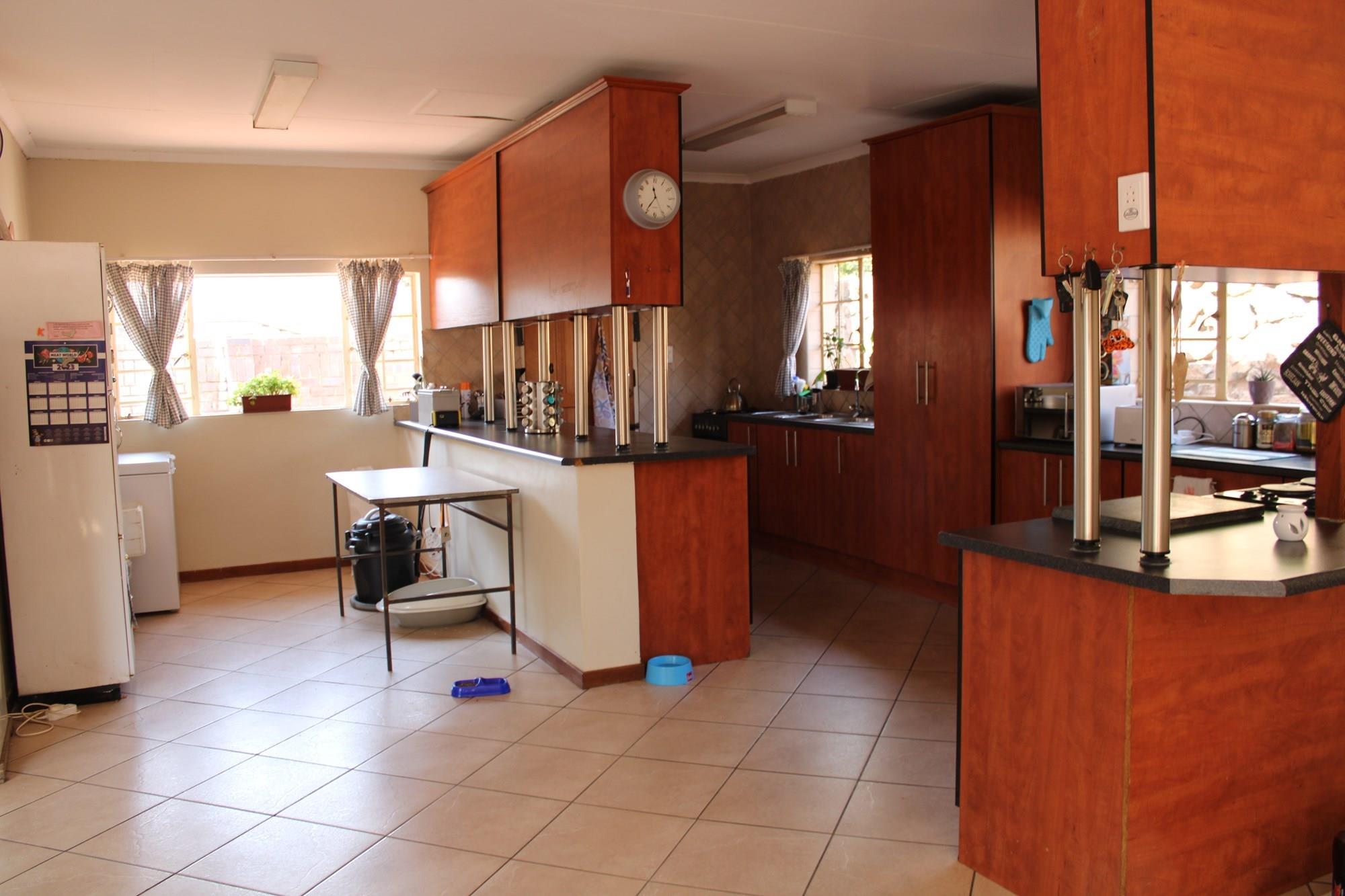 Double Story Family Home With Lots Of Income Opportunities