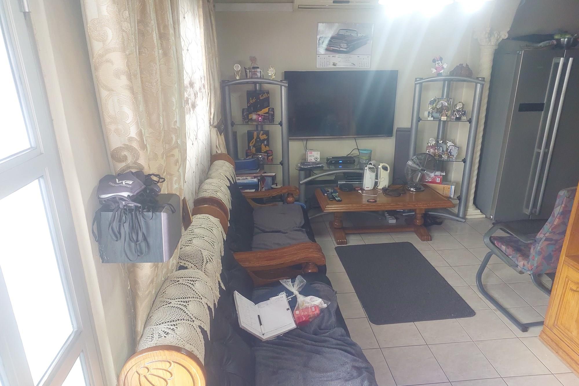 Duplex for sale in Risecliff, Chatsworth, KwaZulu Natal, 341 m²
