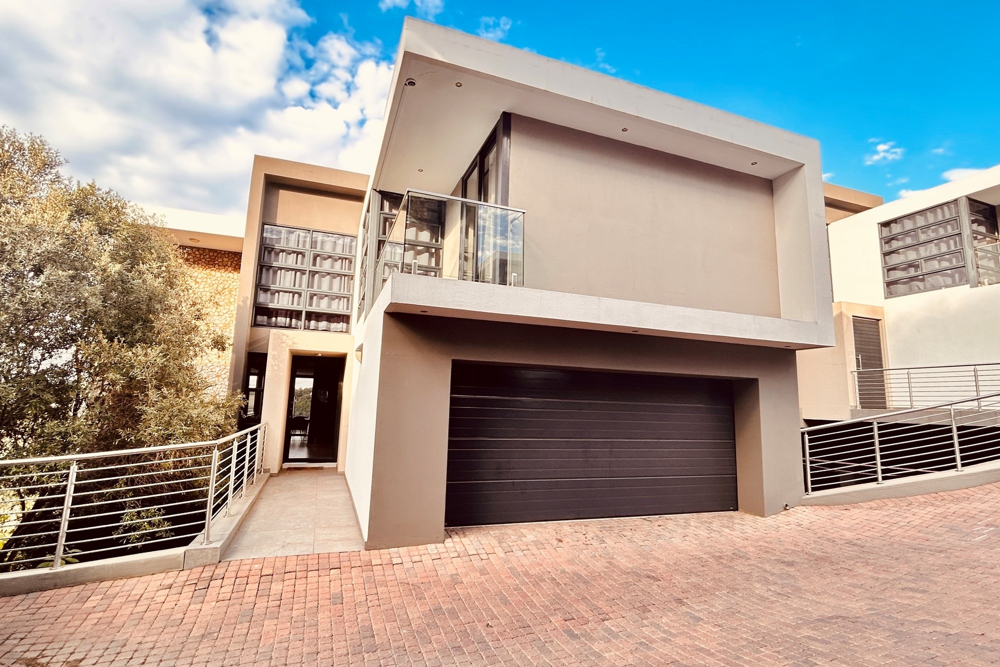 Townhouse for sale in Waterkloof Ridge, Pretoria, 497 m²
