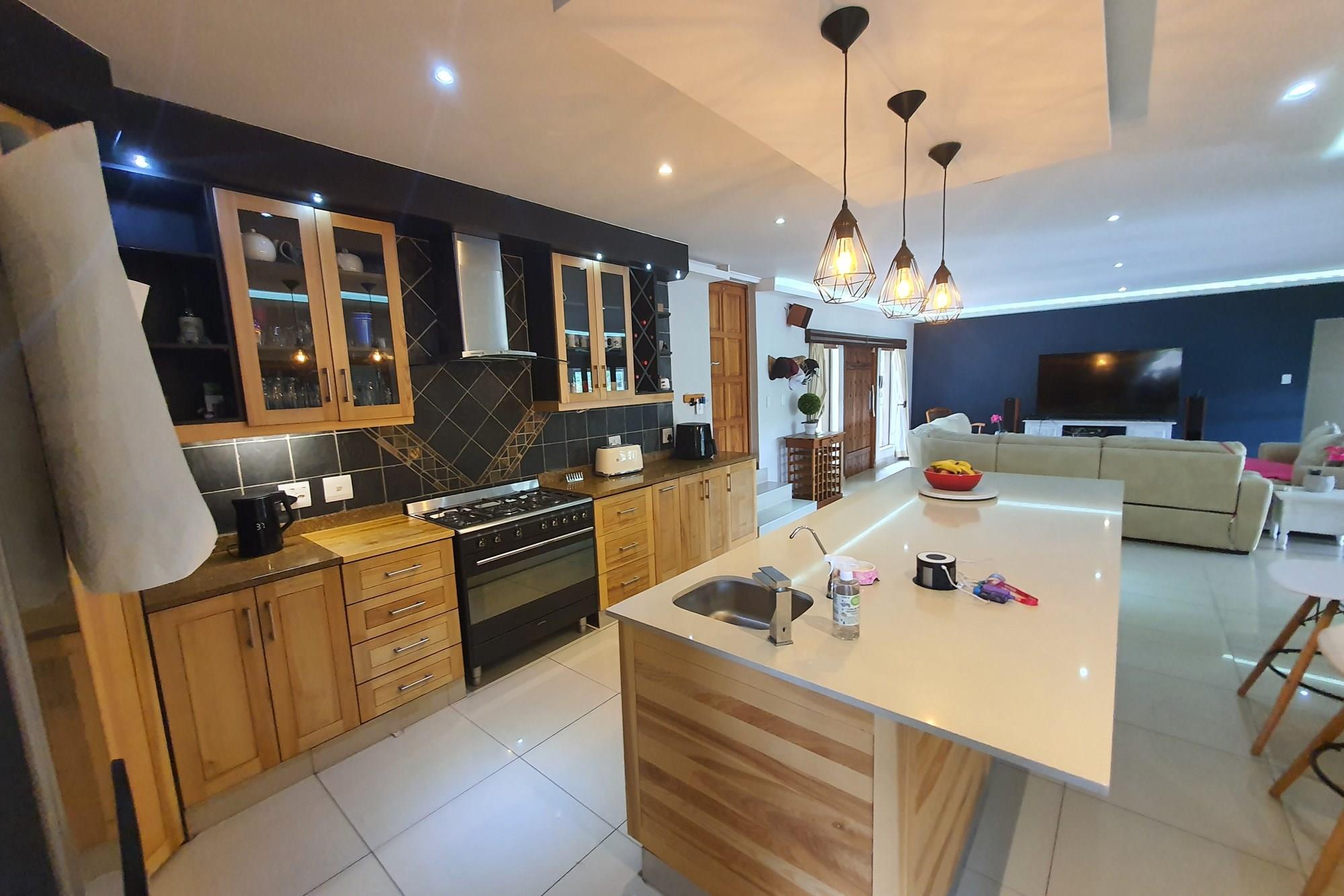 House for sale in Shelly Beach, Margate, KwaZulu Natal, 403 m²