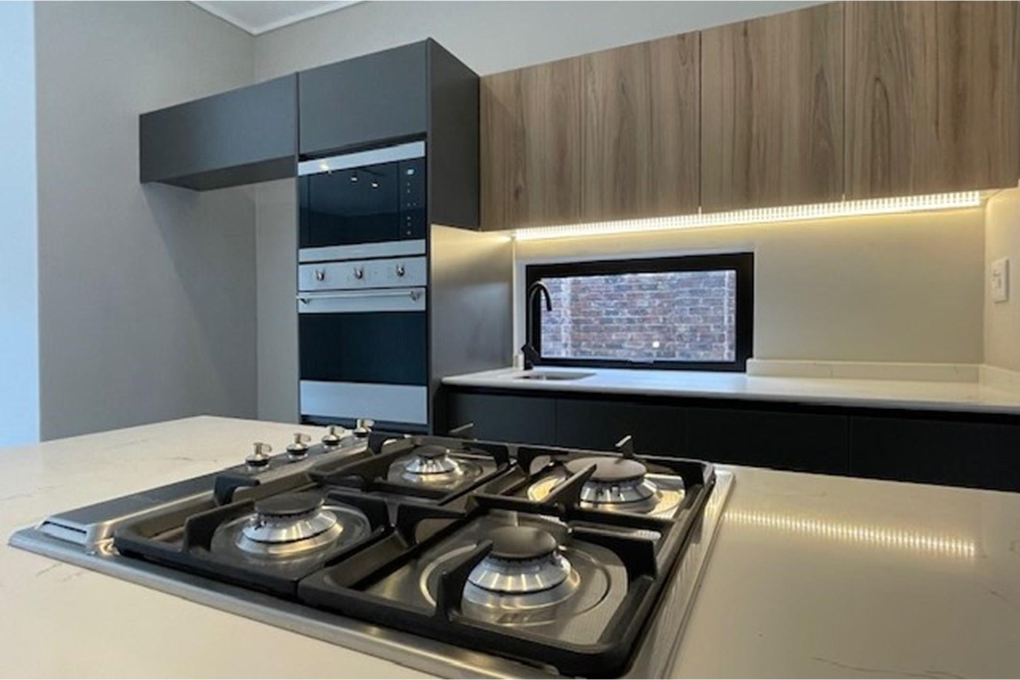 Duplex for sale in Hurlingham, Sandton, 163 m²