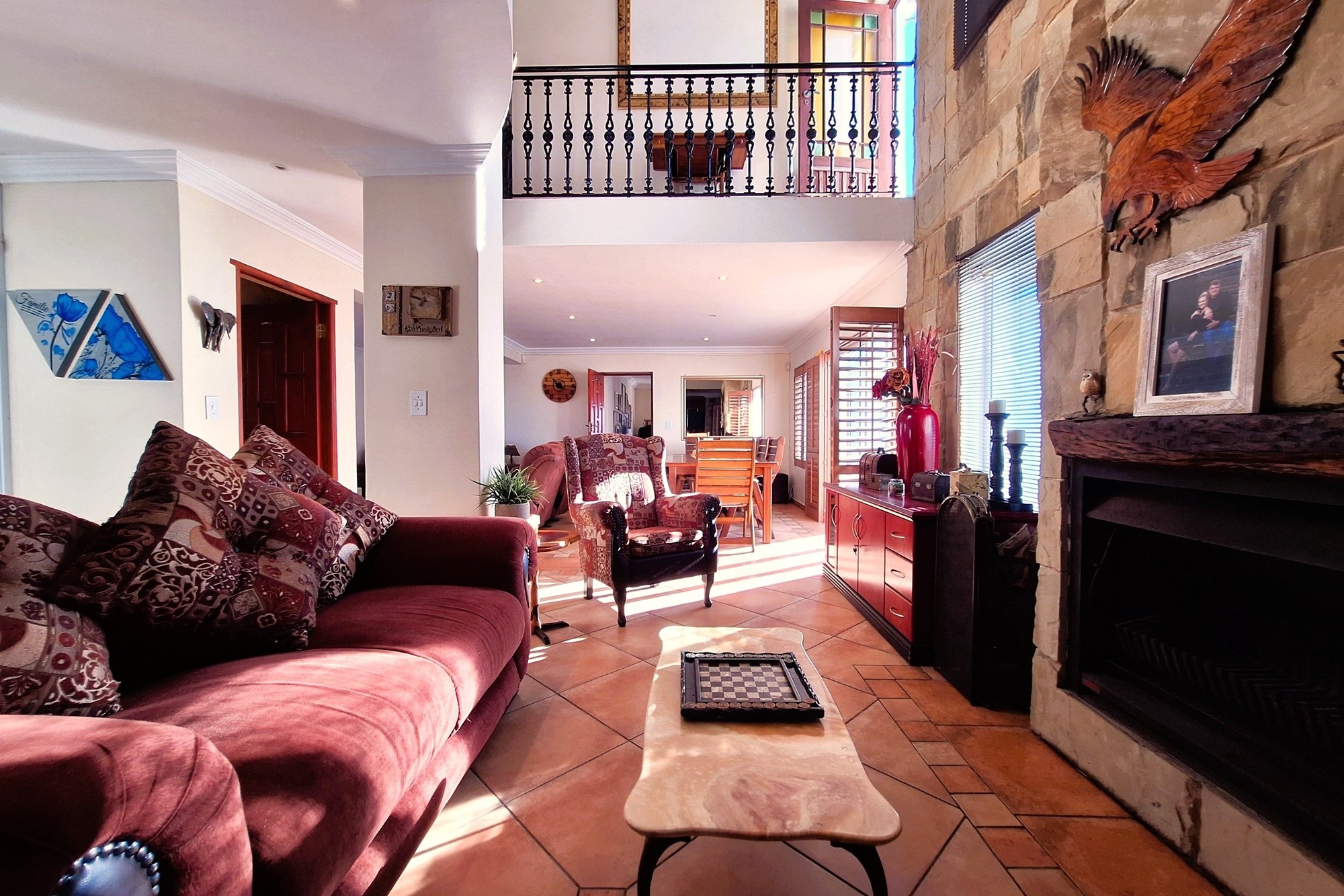 Escape to Coastal Bliss: A Stunning Tuscan Retreat Just Steps from the Golden Mile Beach. 5