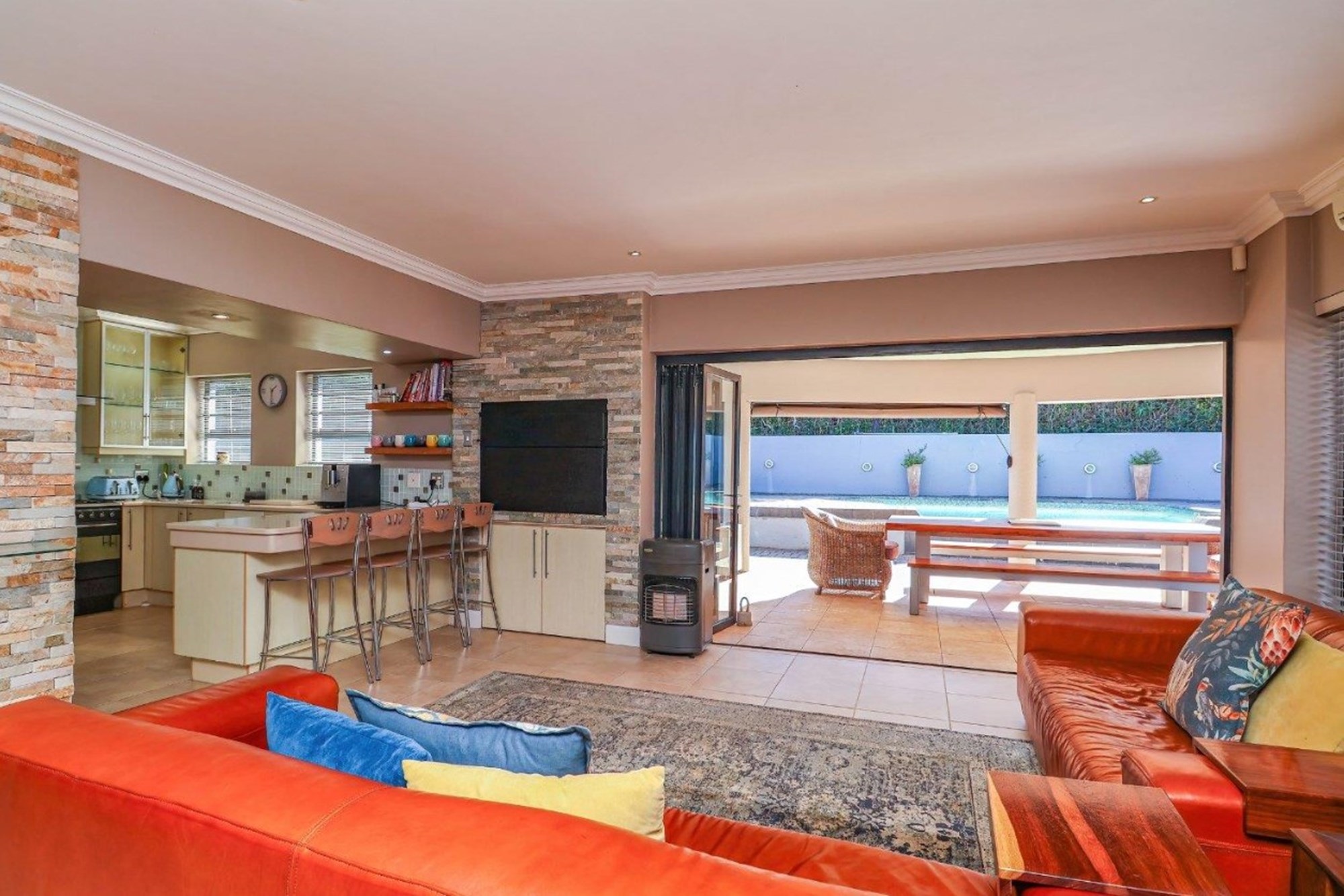 House for sale in Village On Sea, Mossel Bay, 500 m²