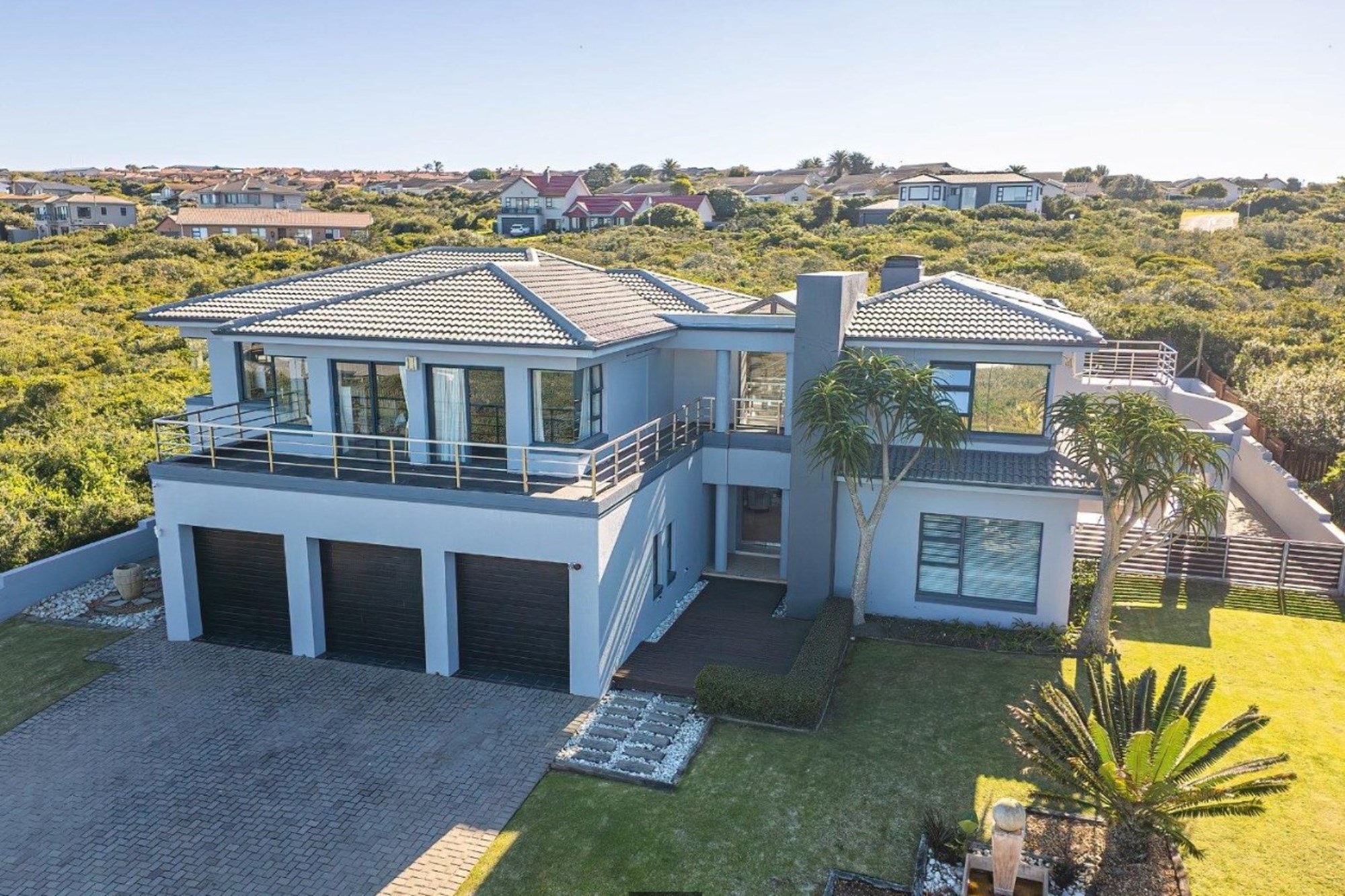 House for sale in Village On Sea, Mossel Bay, 500 m²