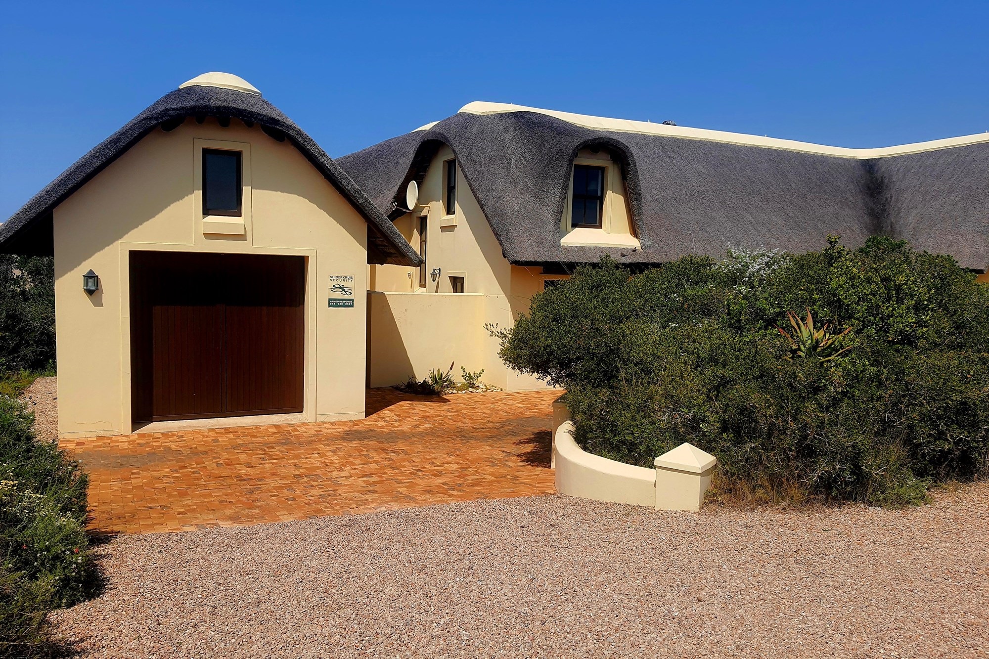 Elegant Eco-Estate Home in Western Cape. Close to Iconic Mossel Bay