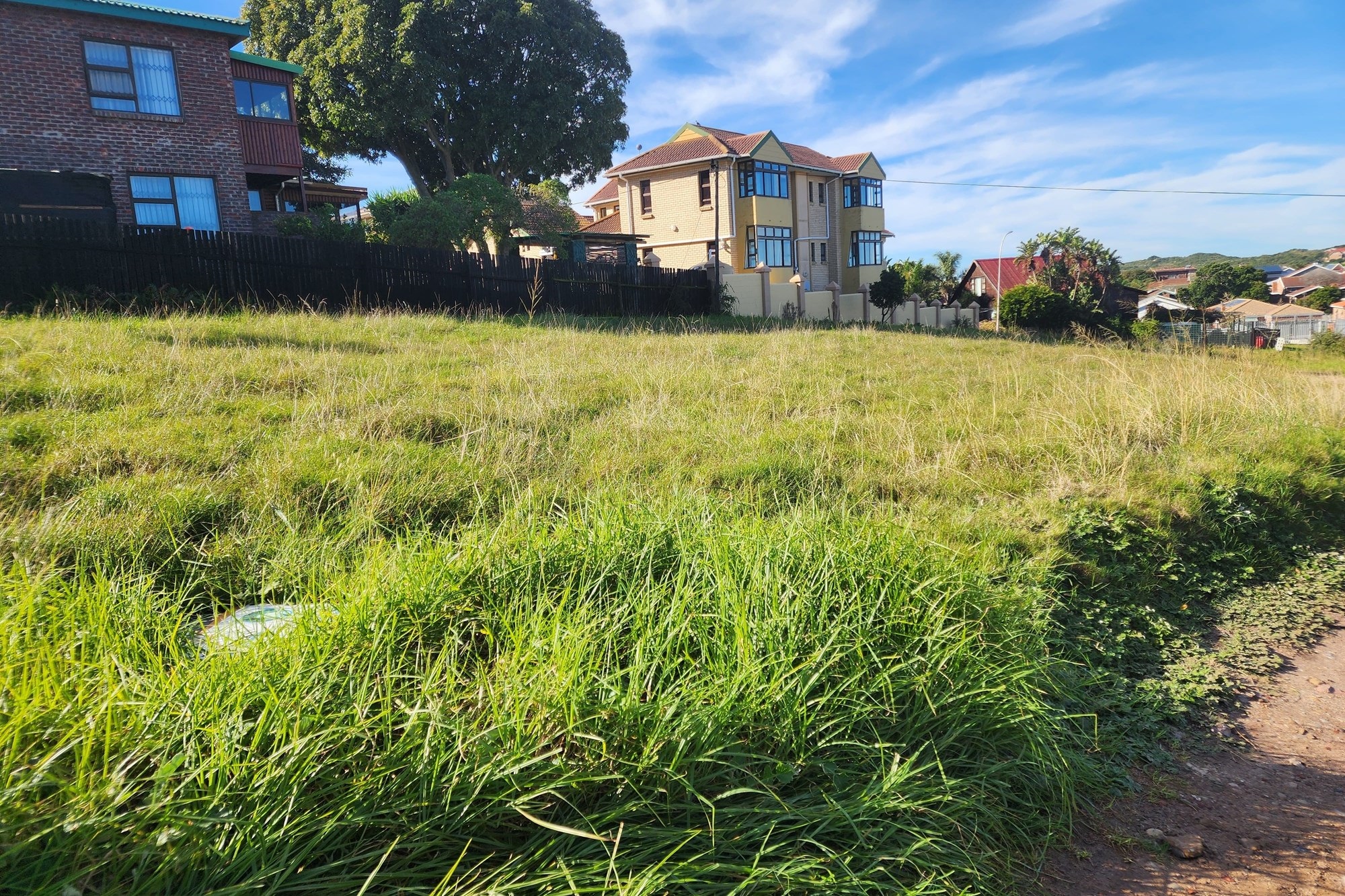 Large plot in Aston Bay