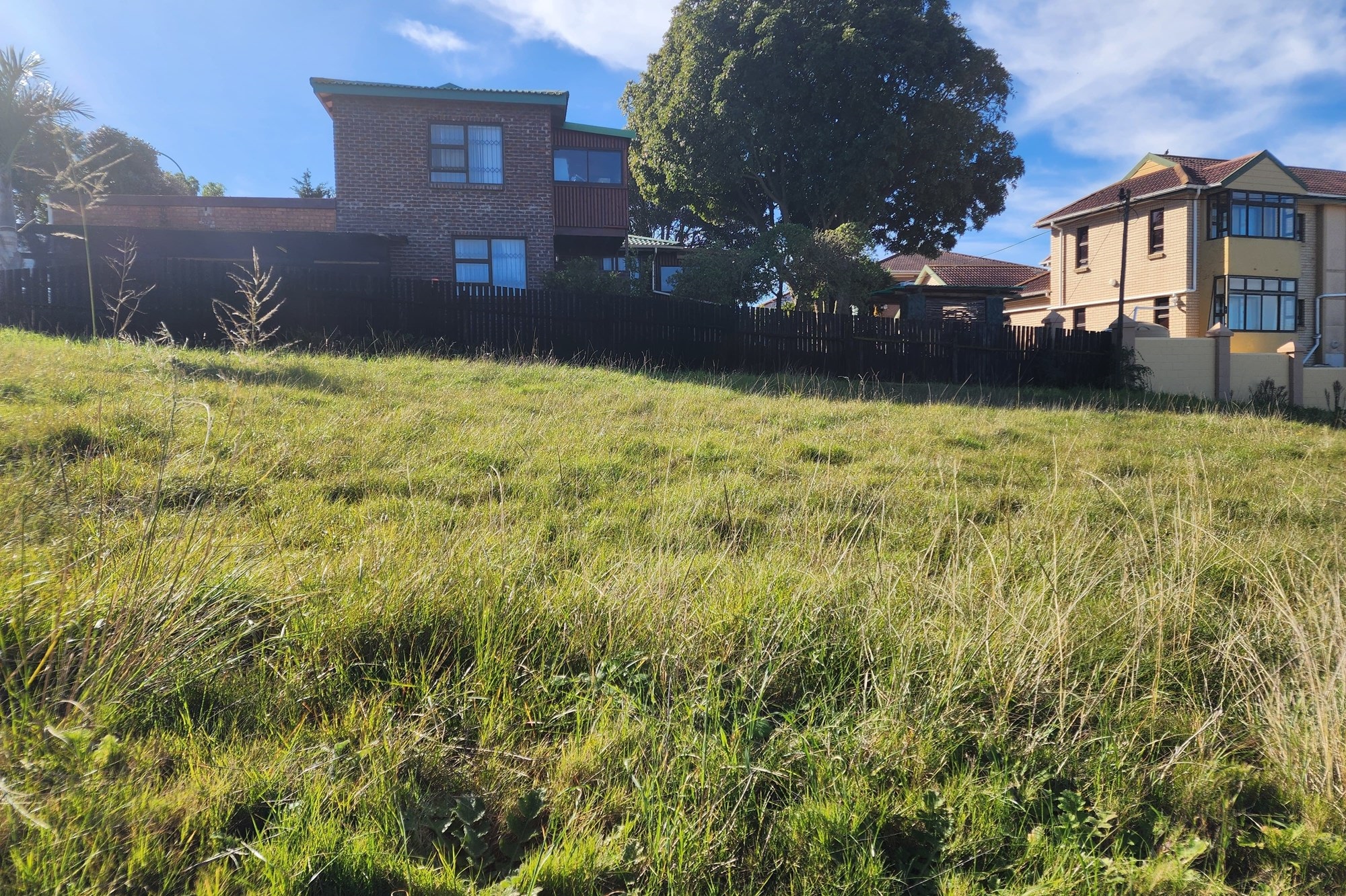 Large plot in Aston Bay