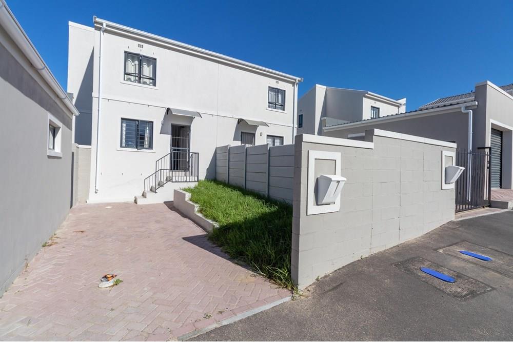 Semi Detached 3 Bedroom Duplex in Pioneer Valley Residential Estate - Furnished or Unfurnished