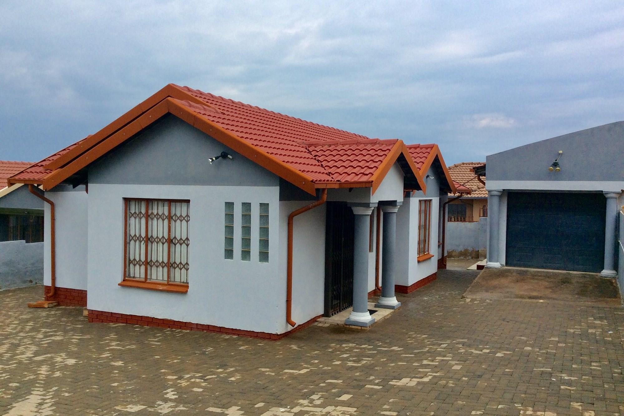 WHAT A BEAUTY IN TLHABANE WEST