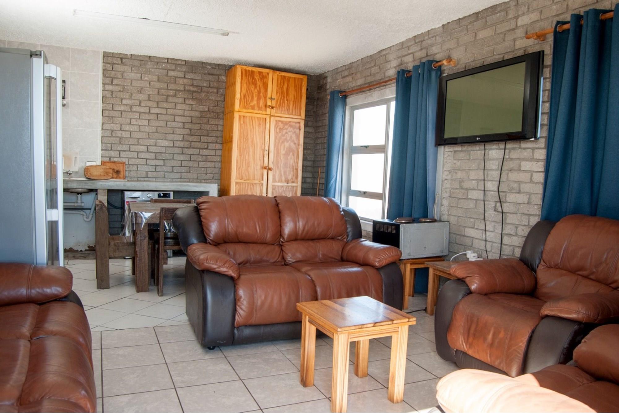 Your Perfect Family vacation home or alternatively a Guest House in McDougalls Bay