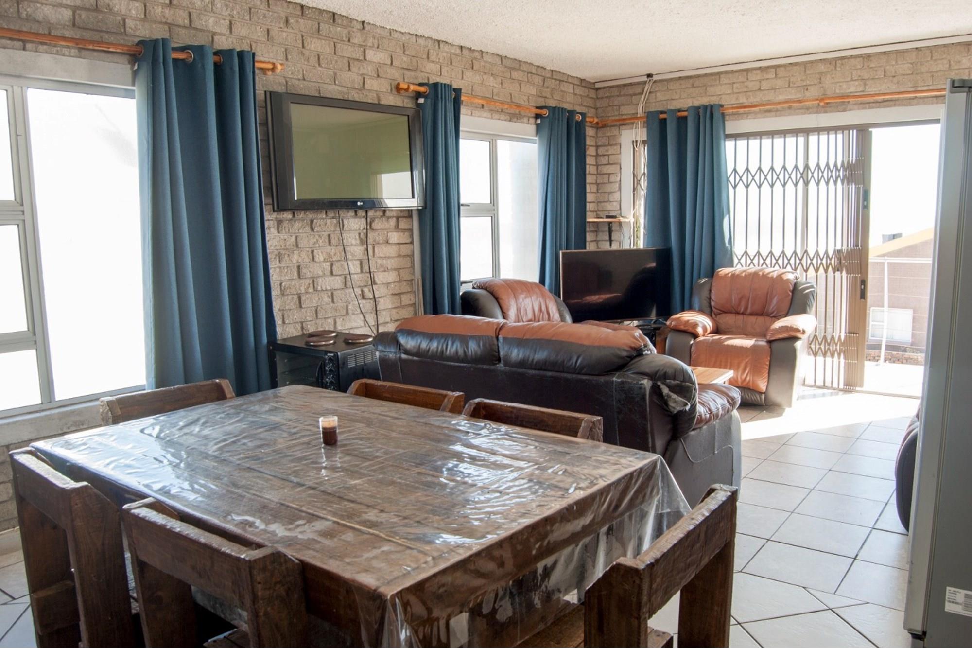 Your Perfect Family vacation home or alternatively a Guest House in McDougalls Bay