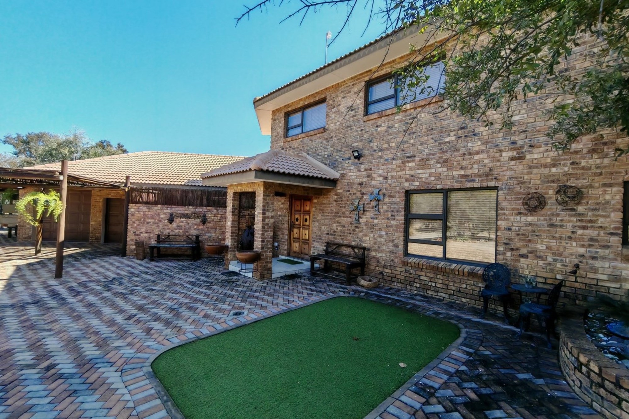Exceptional full-title 5-bedroom family home For Sale in Shona Langa Nature Estate