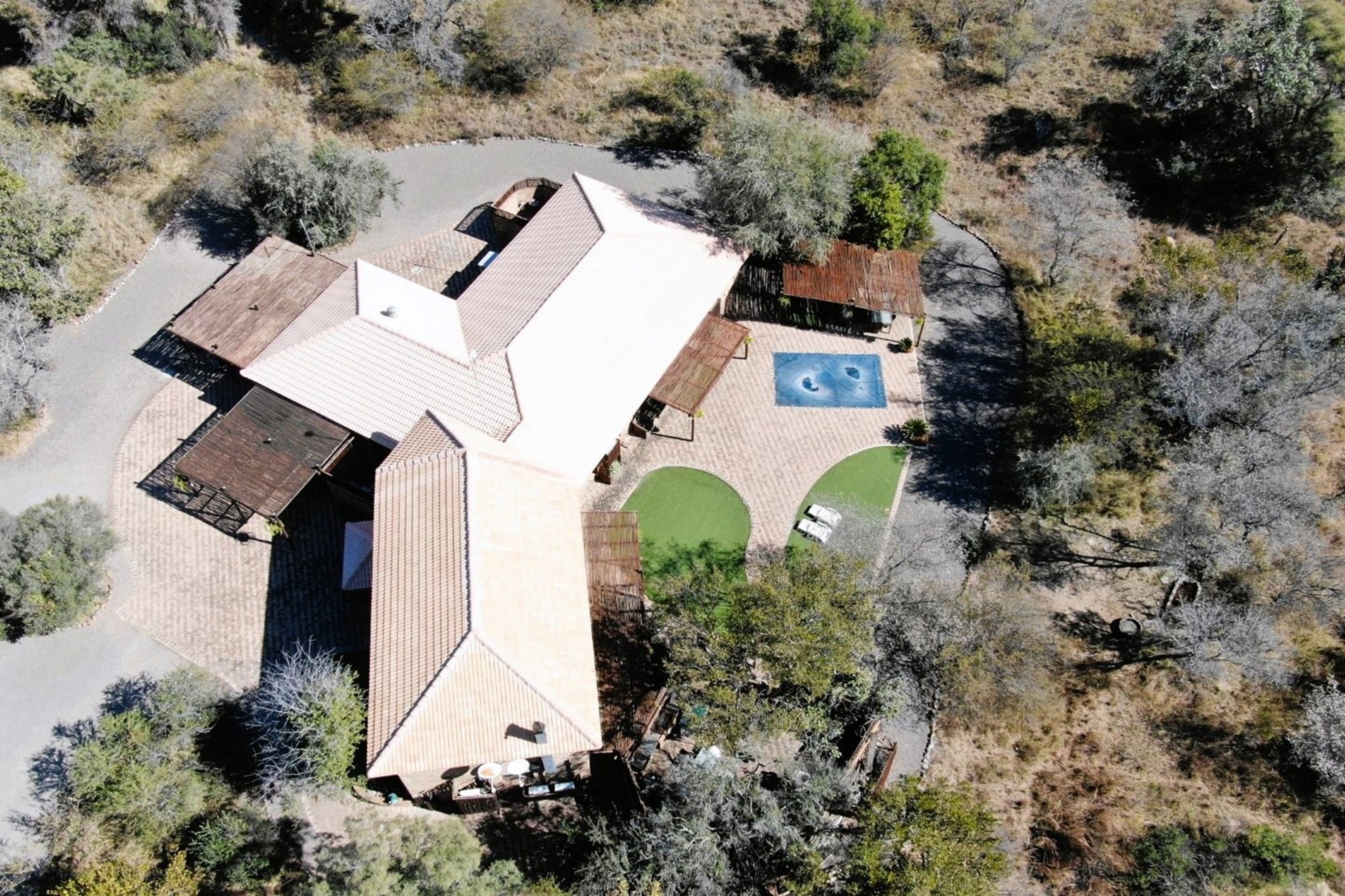 Exceptional full-title 5-bedroom family home For Sale in Shona Langa Nature Estate