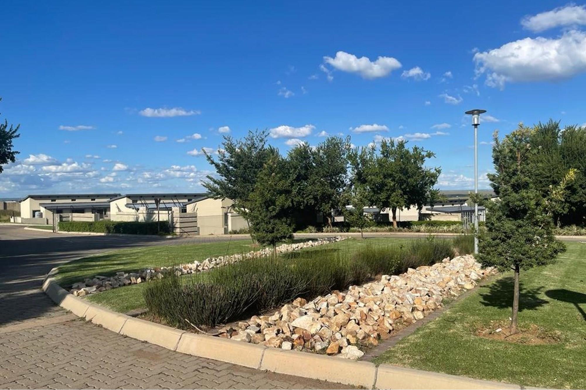 Don't miss out on this spacious apartment!!!