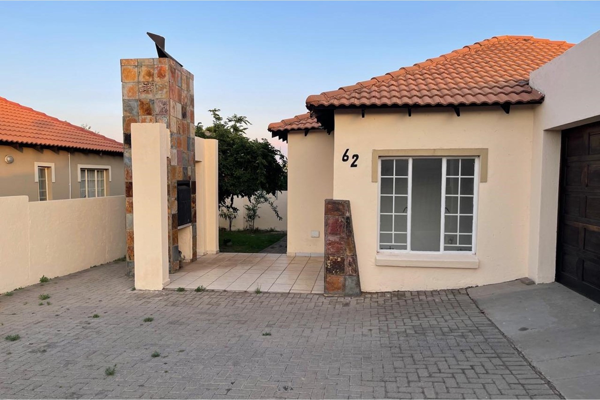 Charming 3 bedroom Townhuse