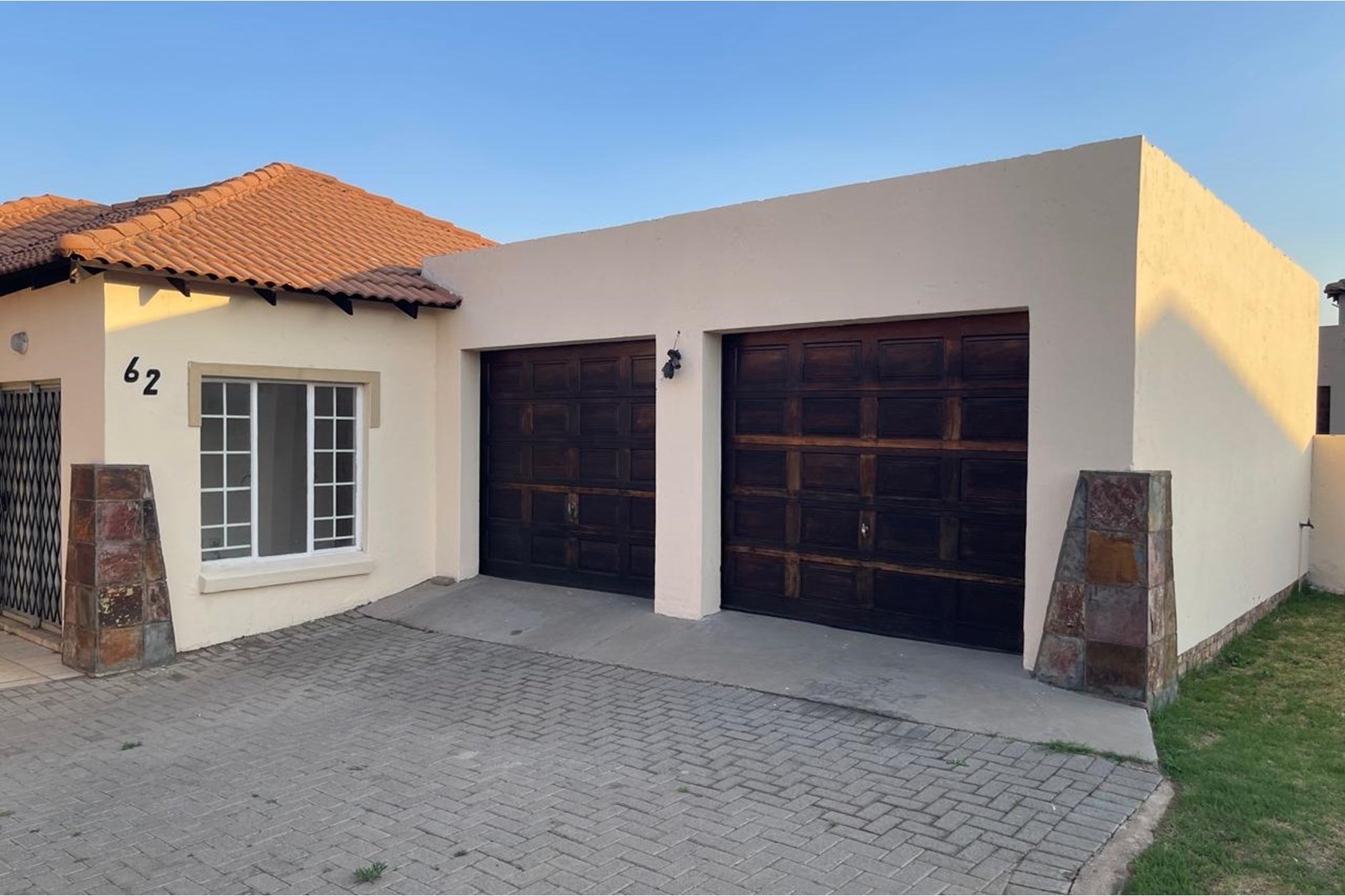 Charming 3 bedroom Townhuse