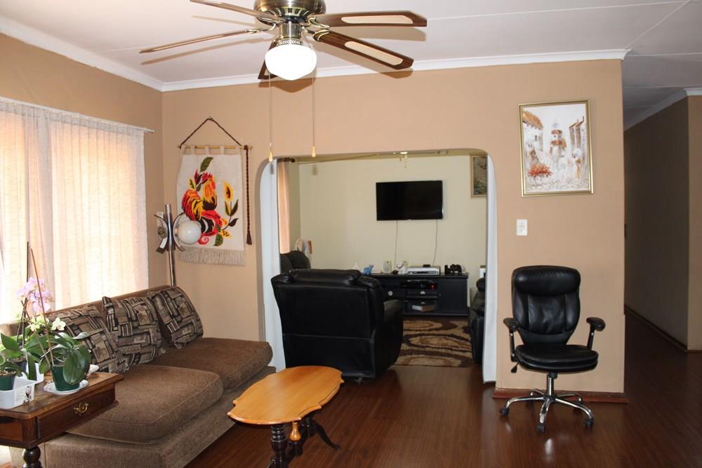 Well Priced Home In Superb Convenient Location With A Functional Family Home