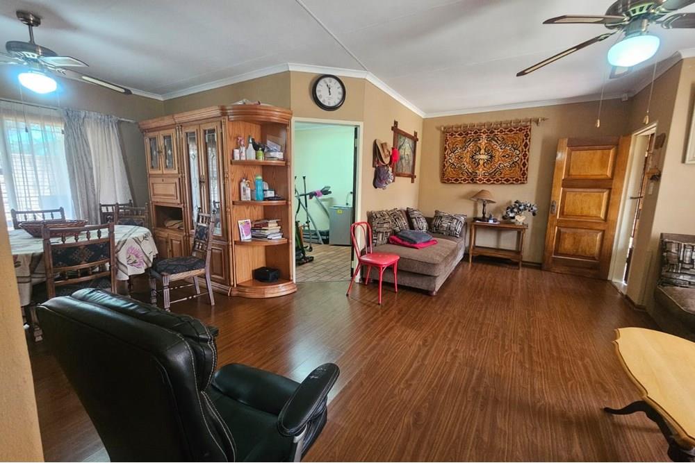 Well Priced Home In Superb Convenient Location With A Functional Family Home