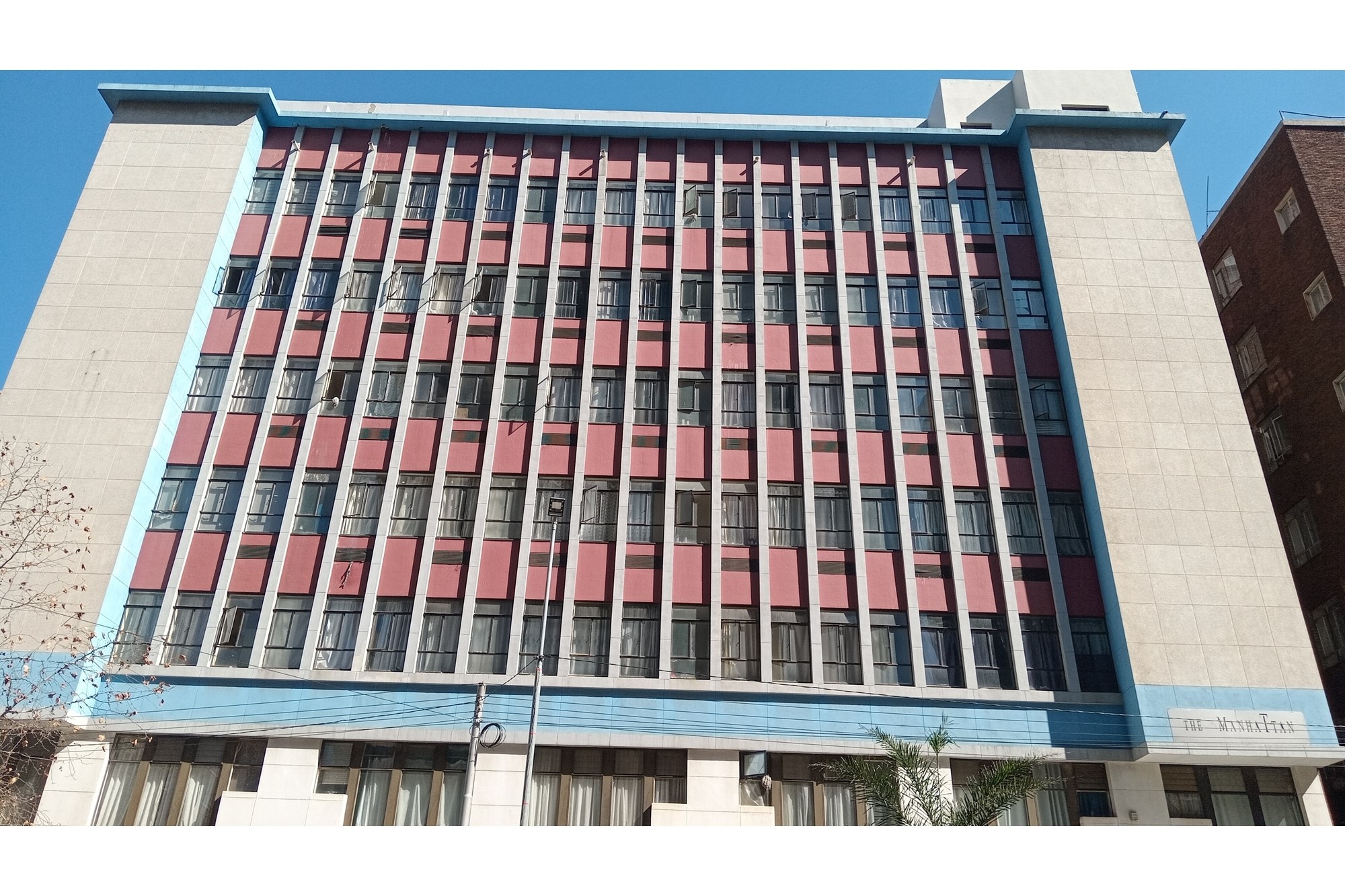 Bachelor Flat in Braamfontein Johannesburg (Manhattan Building) For Sale