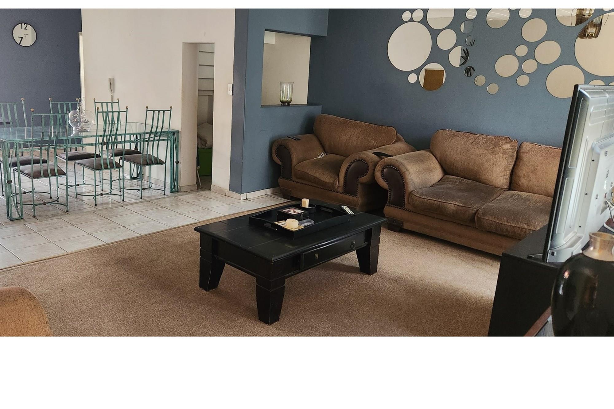 Price Reduced...Spacious Duplex Townhouse in Florida, Roodepoort