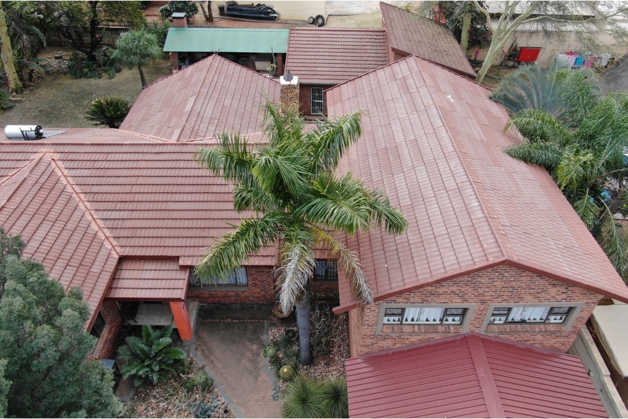 Spacious 460 square meter Family Home with Flatlet and Pool in Bela Bela
