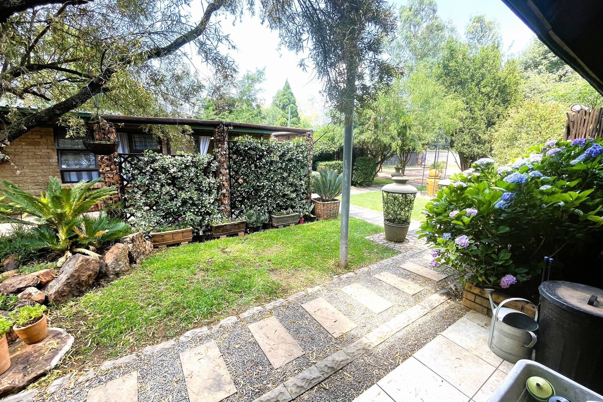Magnificent Property With Two Cottages for Sale in Henley on Klip