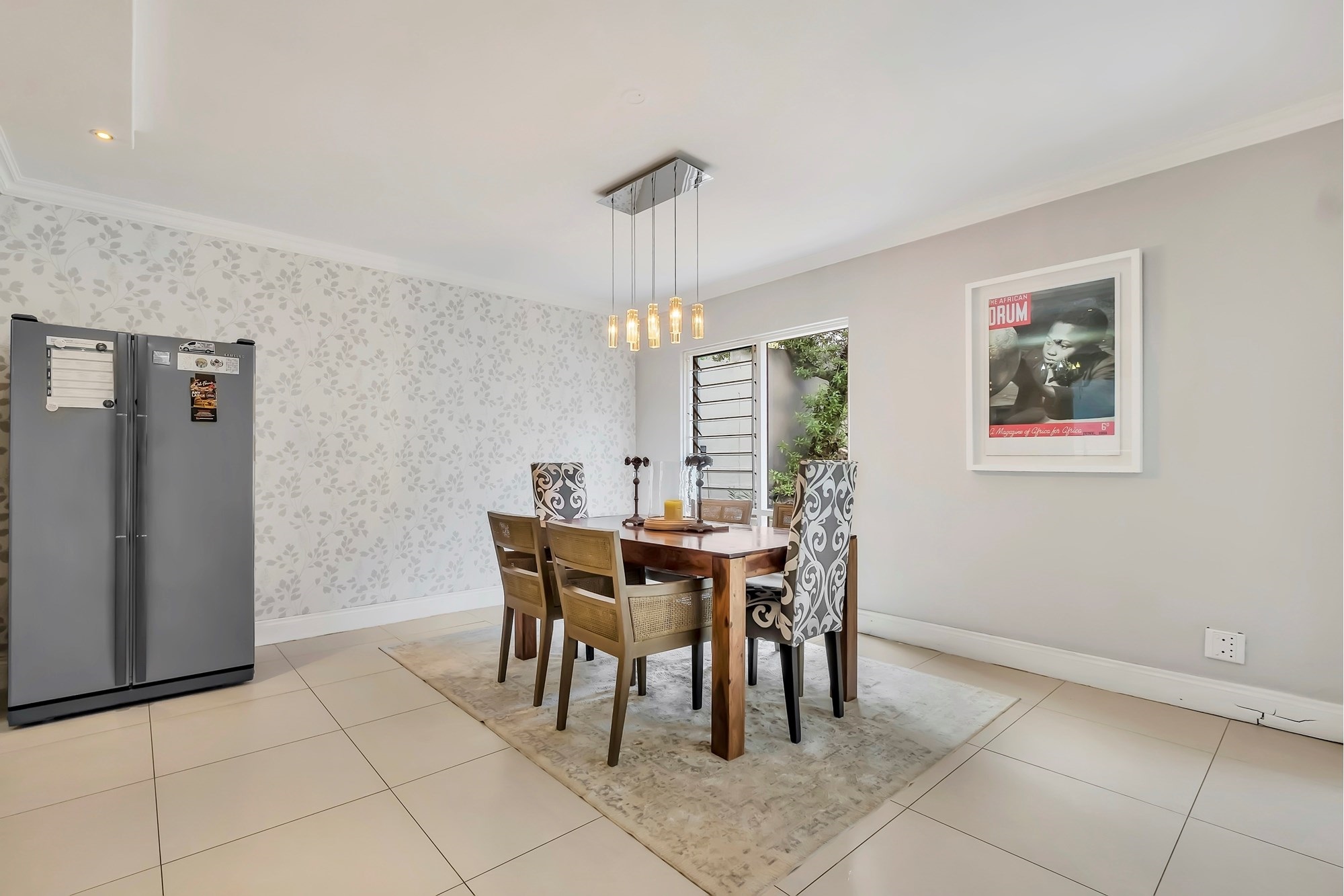 Contemporary Three Bedroom Duplex: A Modern Sanctuary